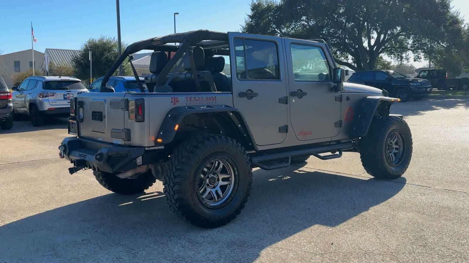 Thumbnail: 2016 Jeep Wrangler - 8