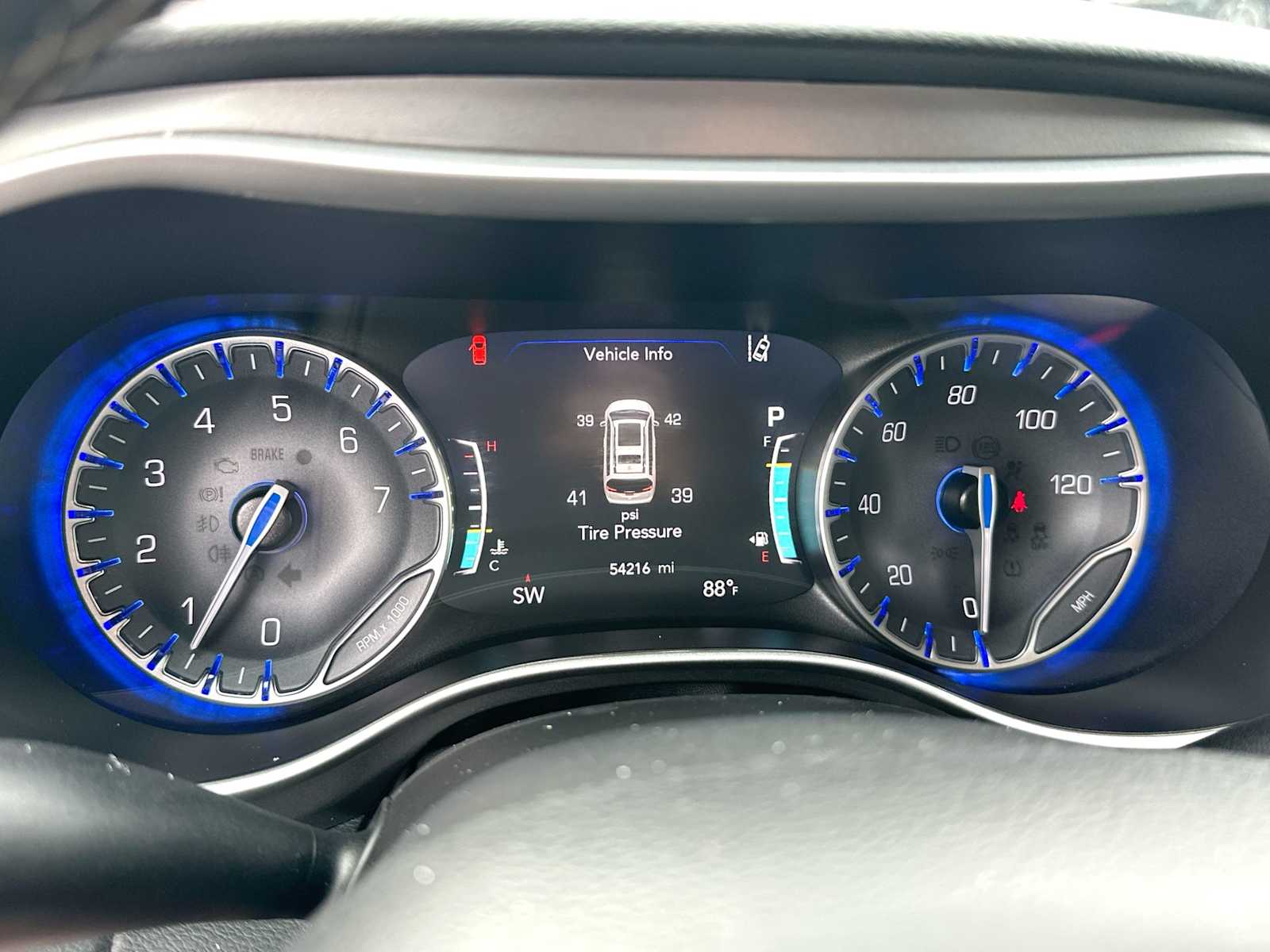 Thumbnail: 2023 Chrysler Pacifica - 19