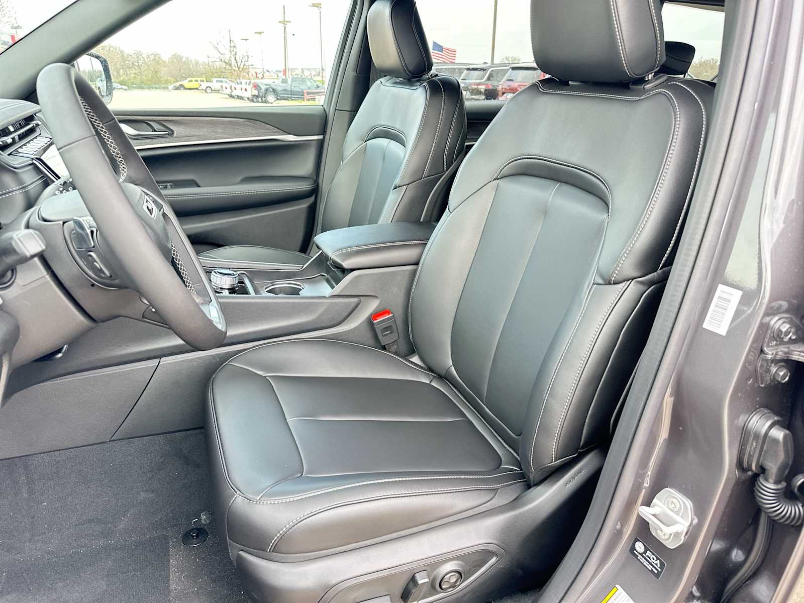 Thumbnail: 2025 Jeep Grand Cherokee - 17