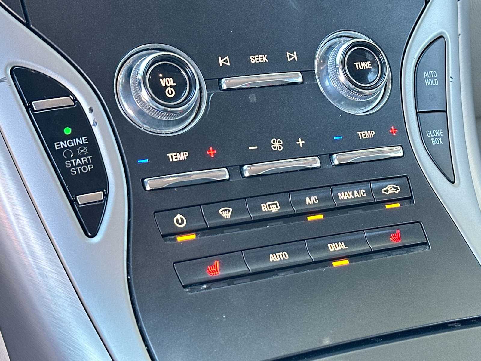 Thumbnail: 2020 Lincoln Nautilus - 28