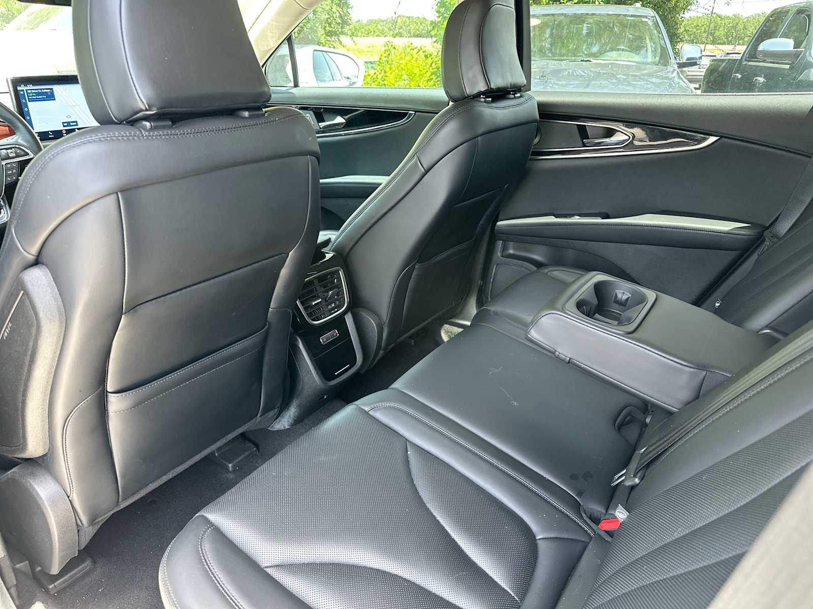 Thumbnail: 2022 Lincoln Nautilus - 24