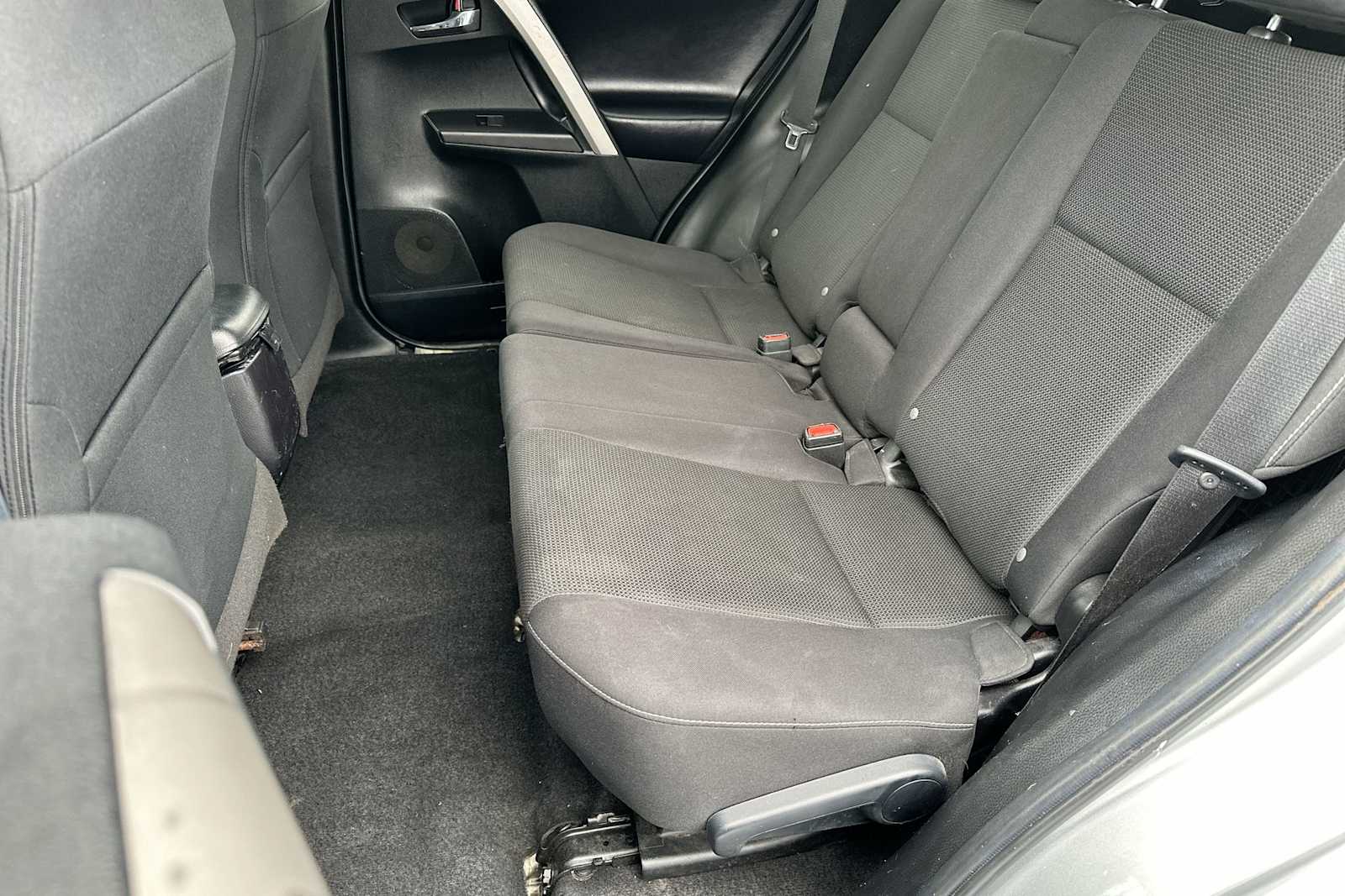 Thumbnail: 2018 Toyota RAV4 - 23