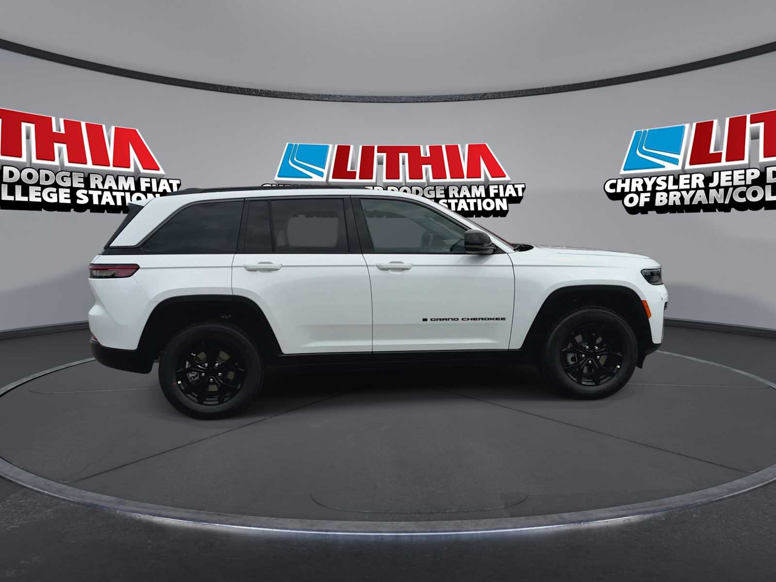 Thumbnail: 2026 Jeep Grand Cherokee - 9