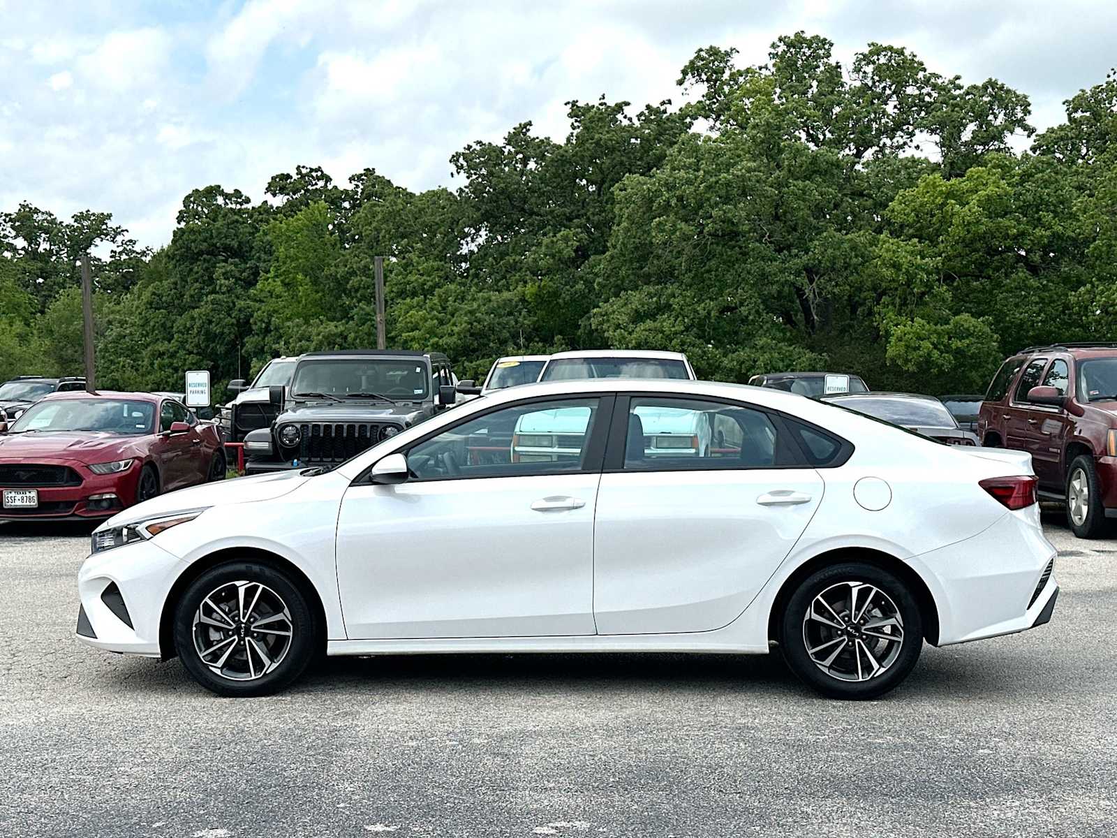 Thumbnail: 2024 Kia Forte - 12