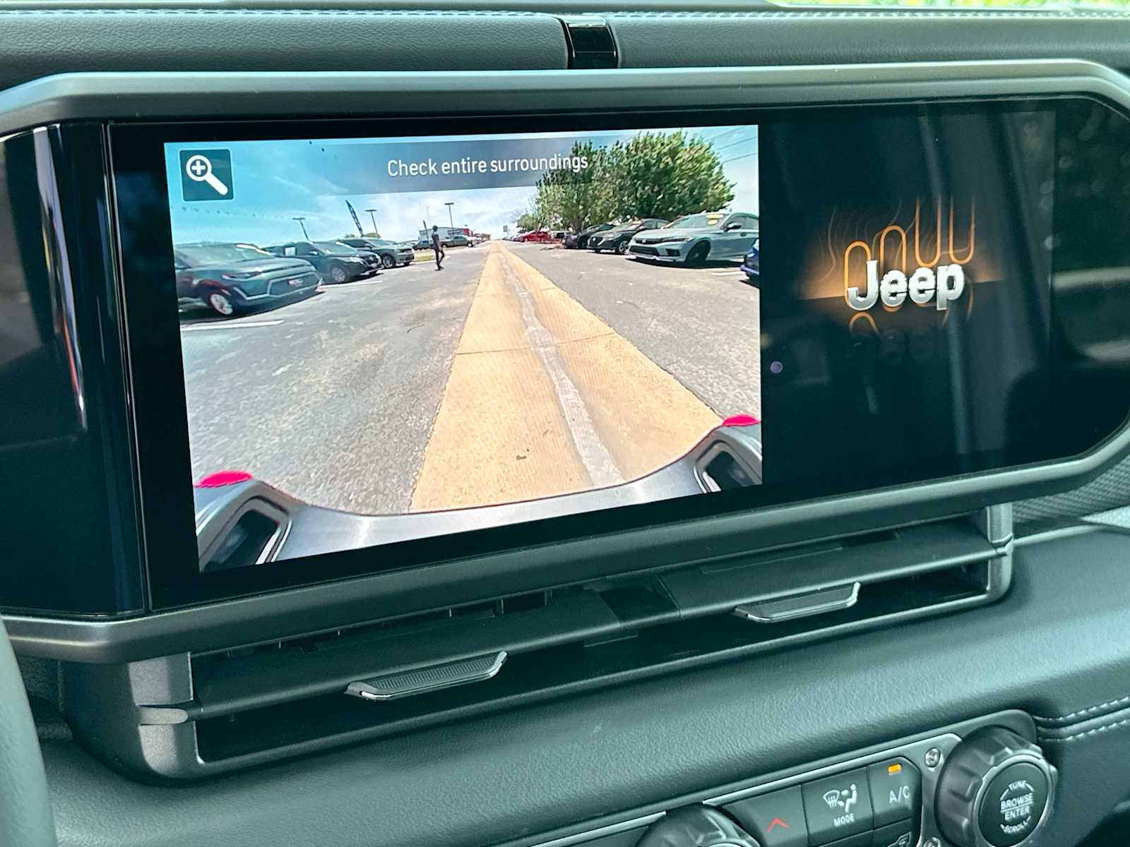 Thumbnail: 2025 Jeep Gladiator - 20