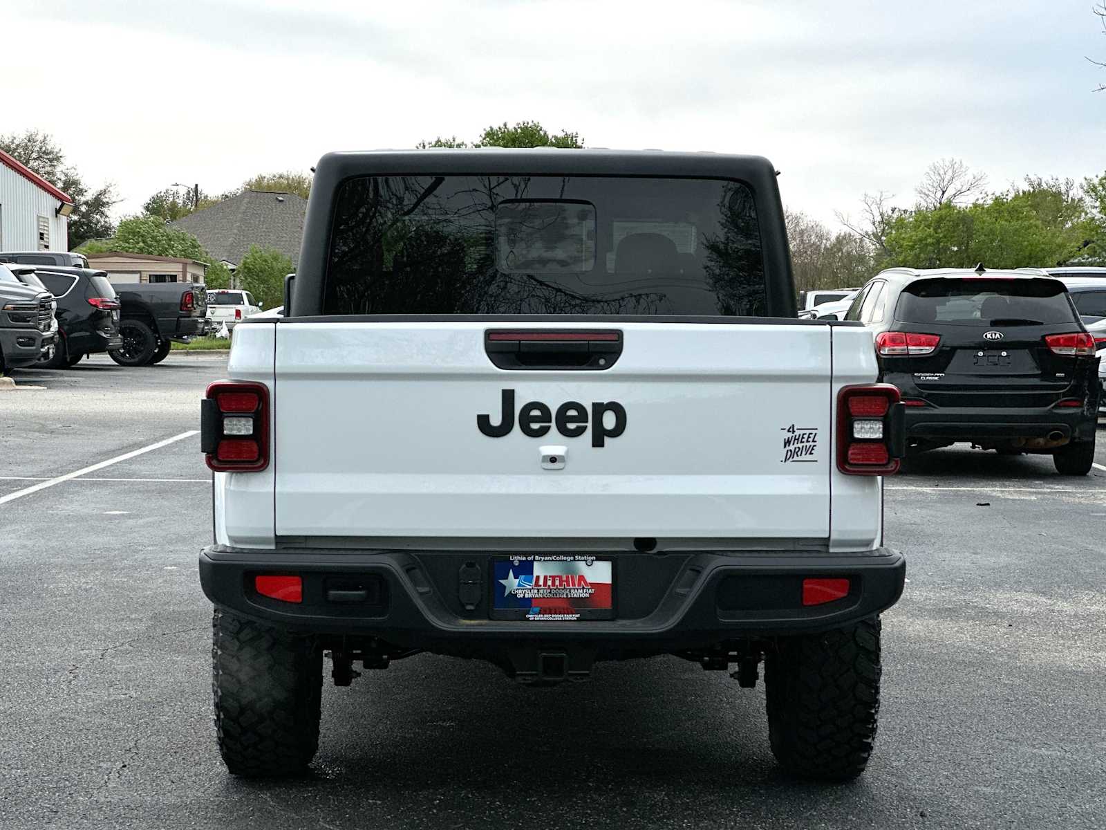 Thumbnail: 2026 Jeep Gladiator - 14
