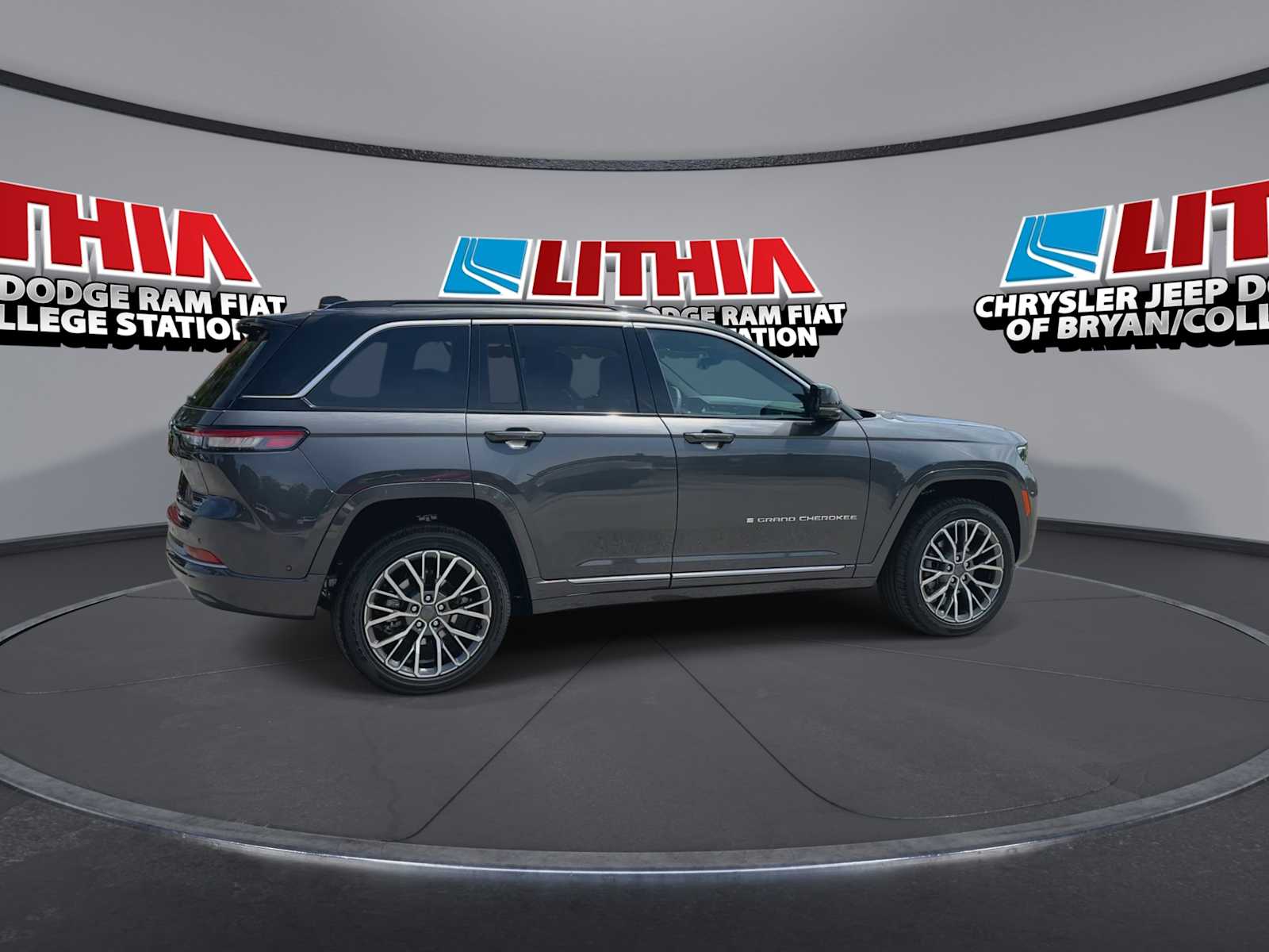 Thumbnail: 2026 Jeep Grand Cherokee - 8