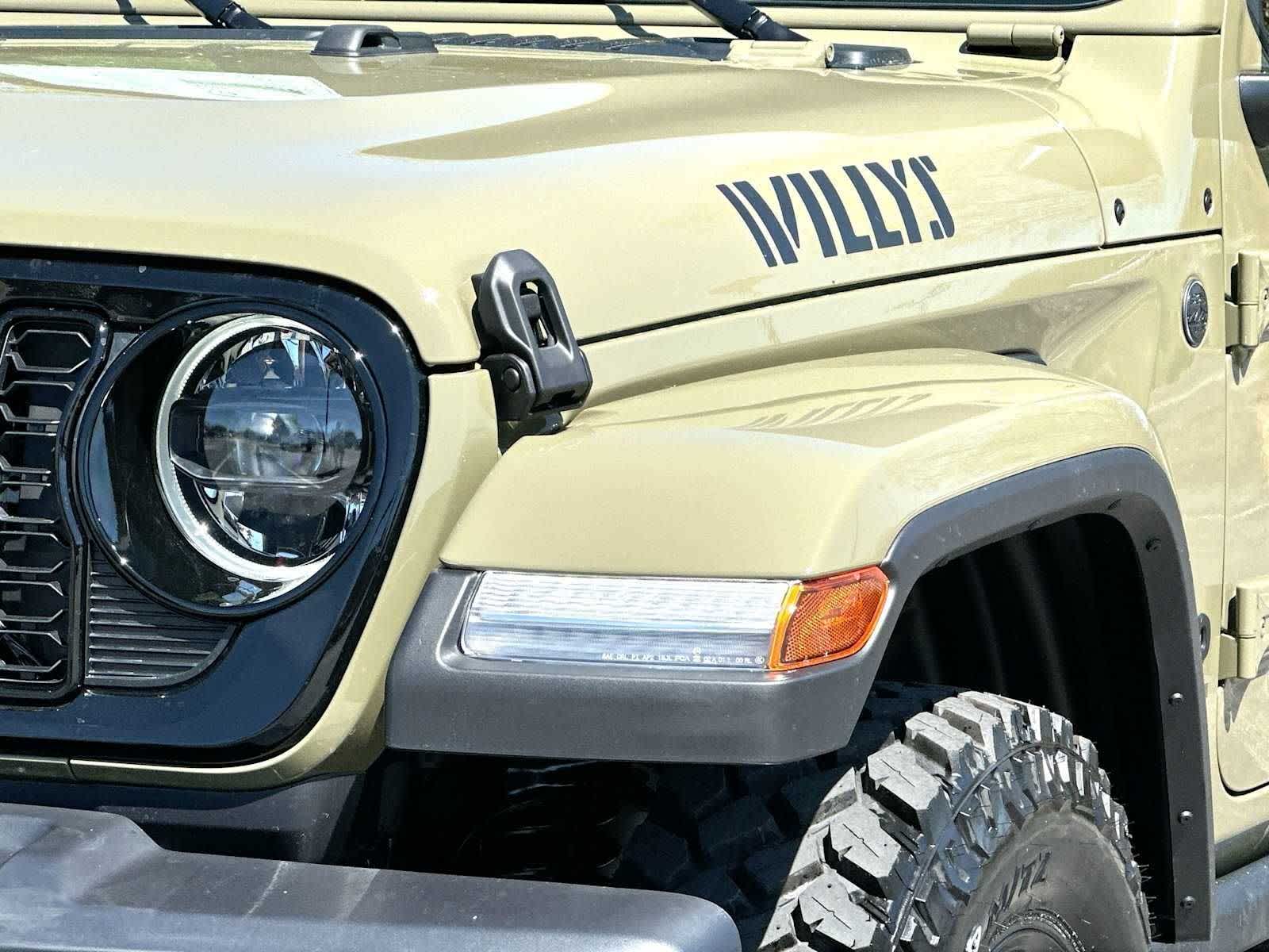 Thumbnail: 2026 Jeep Gladiator - 16