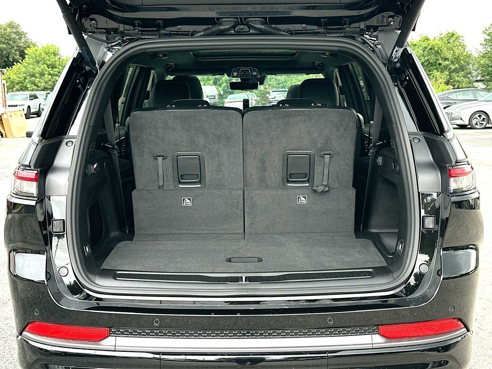Thumbnail: 2026 Jeep Grand Cherokee - 28