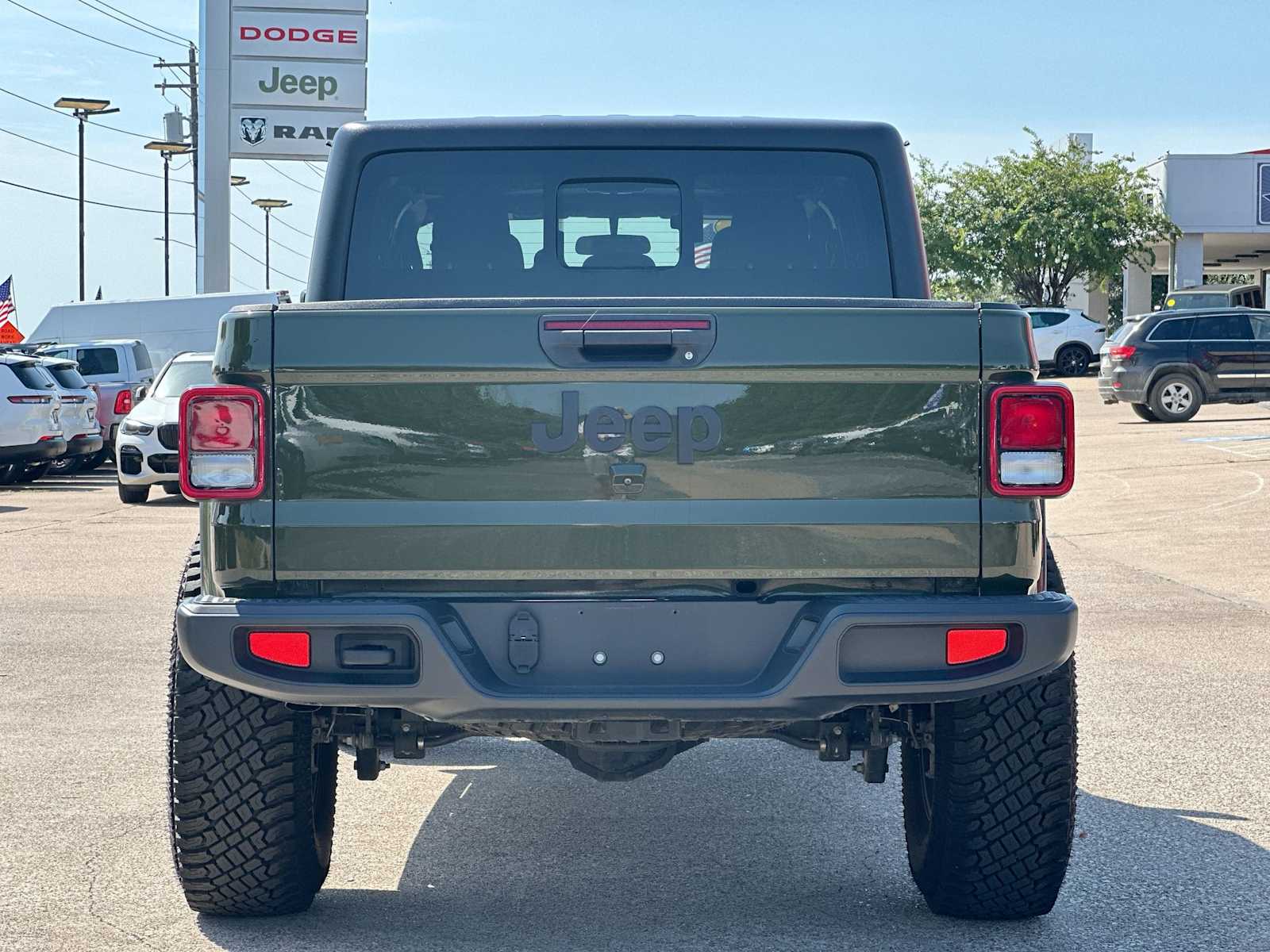 Thumbnail: 2023 Jeep Gladiator - 14
