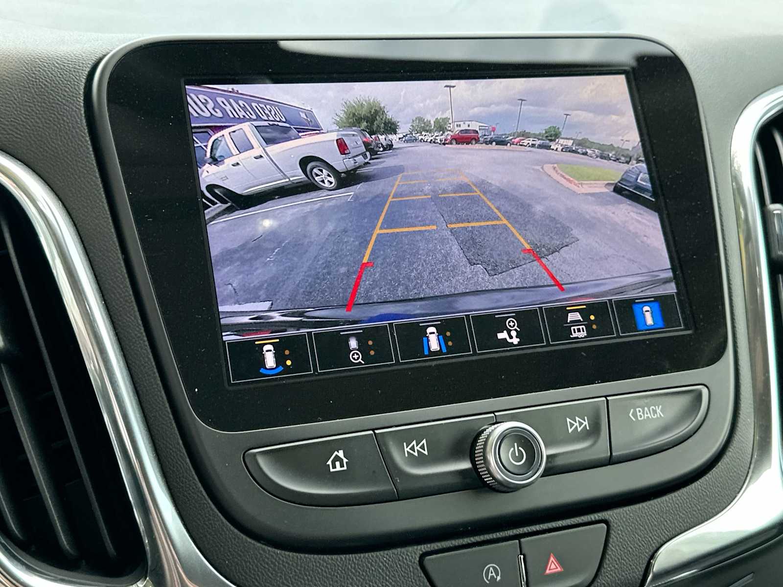 Thumbnail: 2023 Chevrolet Equinox - 20