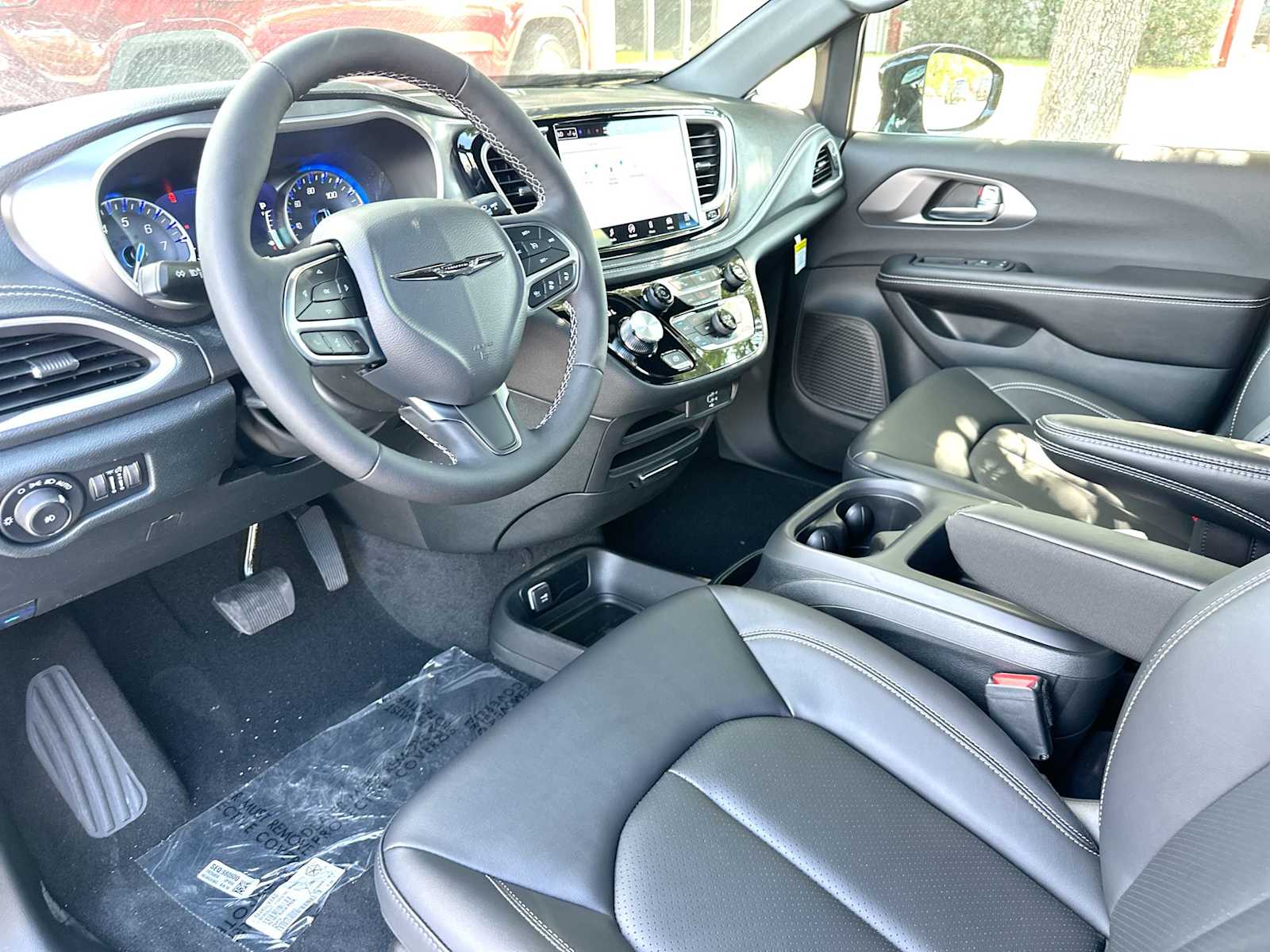 Thumbnail: 2026 Chrysler Pacifica - 18