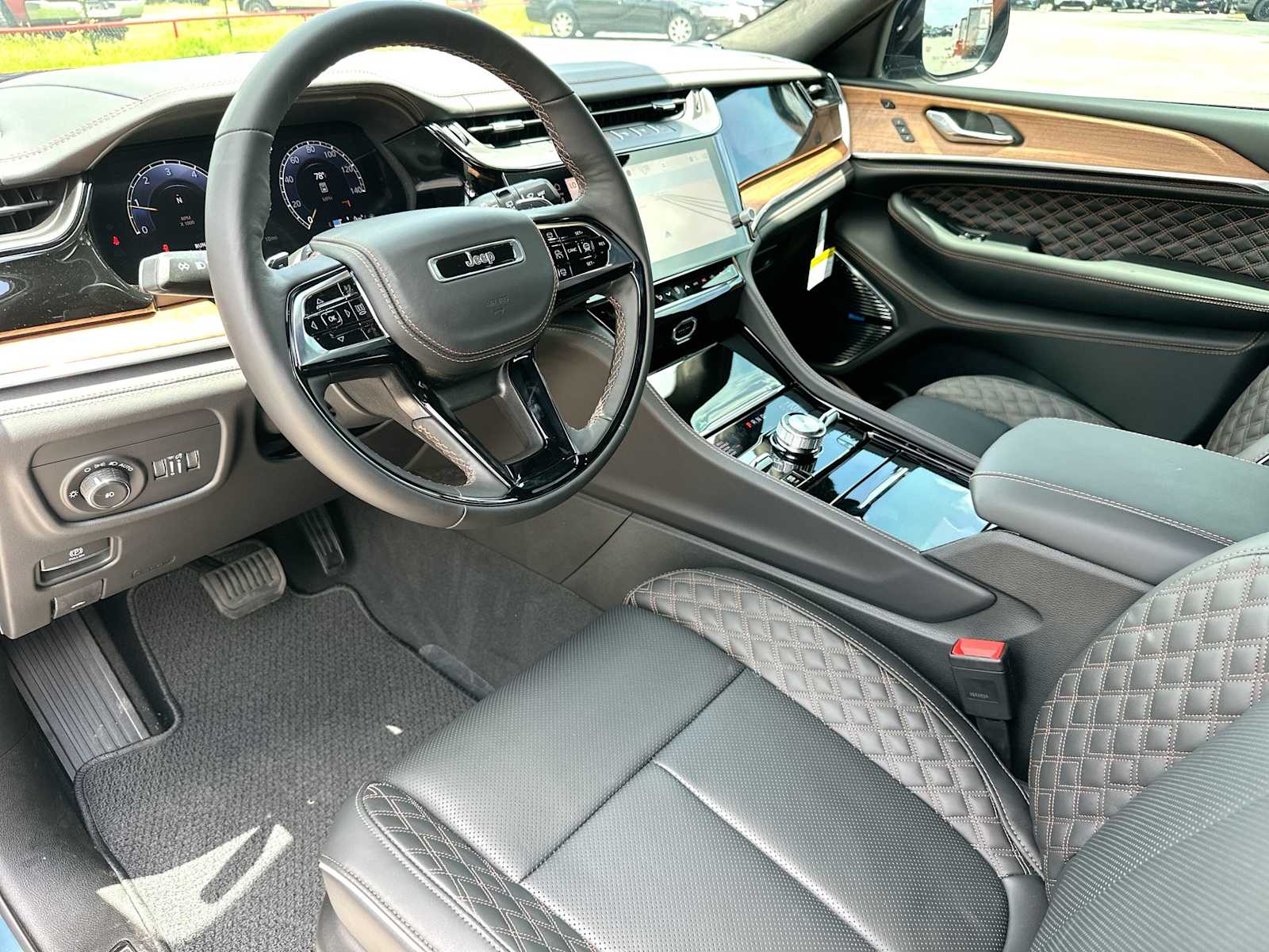 Thumbnail: 2026 Jeep Grand Cherokee - 18
