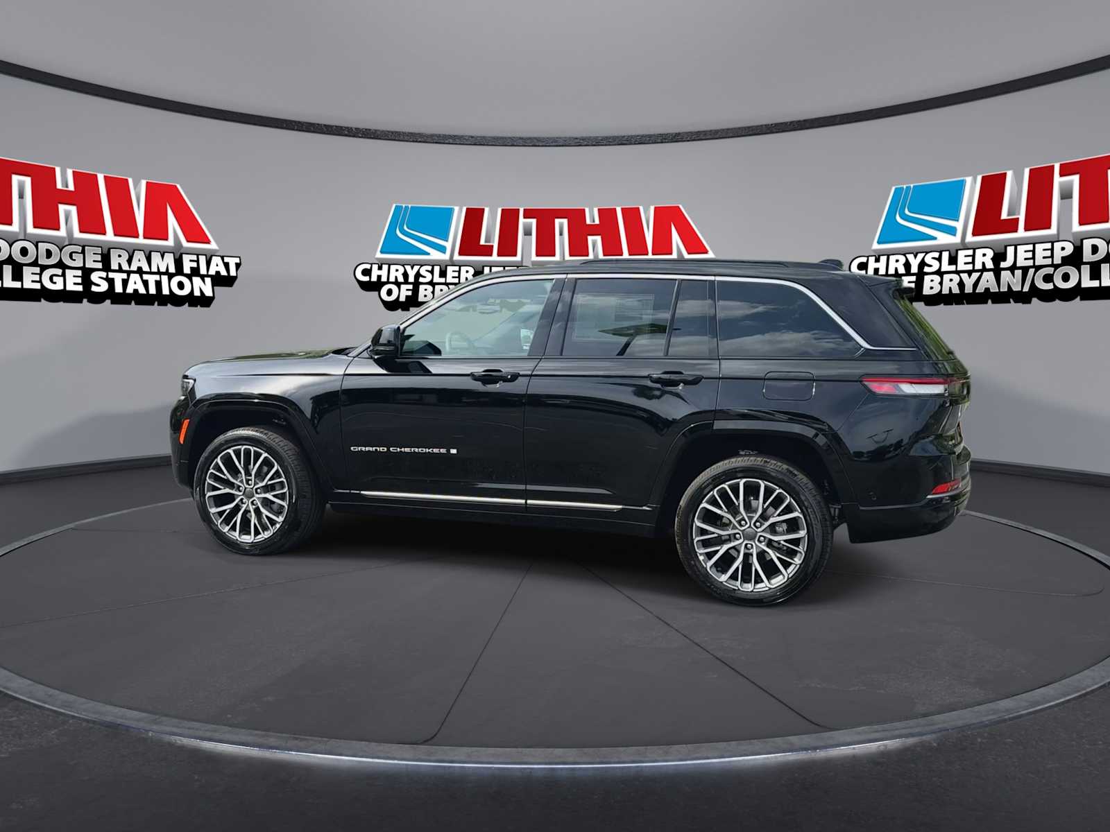 Thumbnail: 2026 Jeep Grand Cherokee - 5