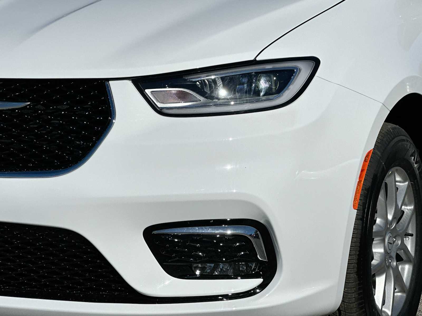 Thumbnail: 2026 Chrysler Pacifica - 16