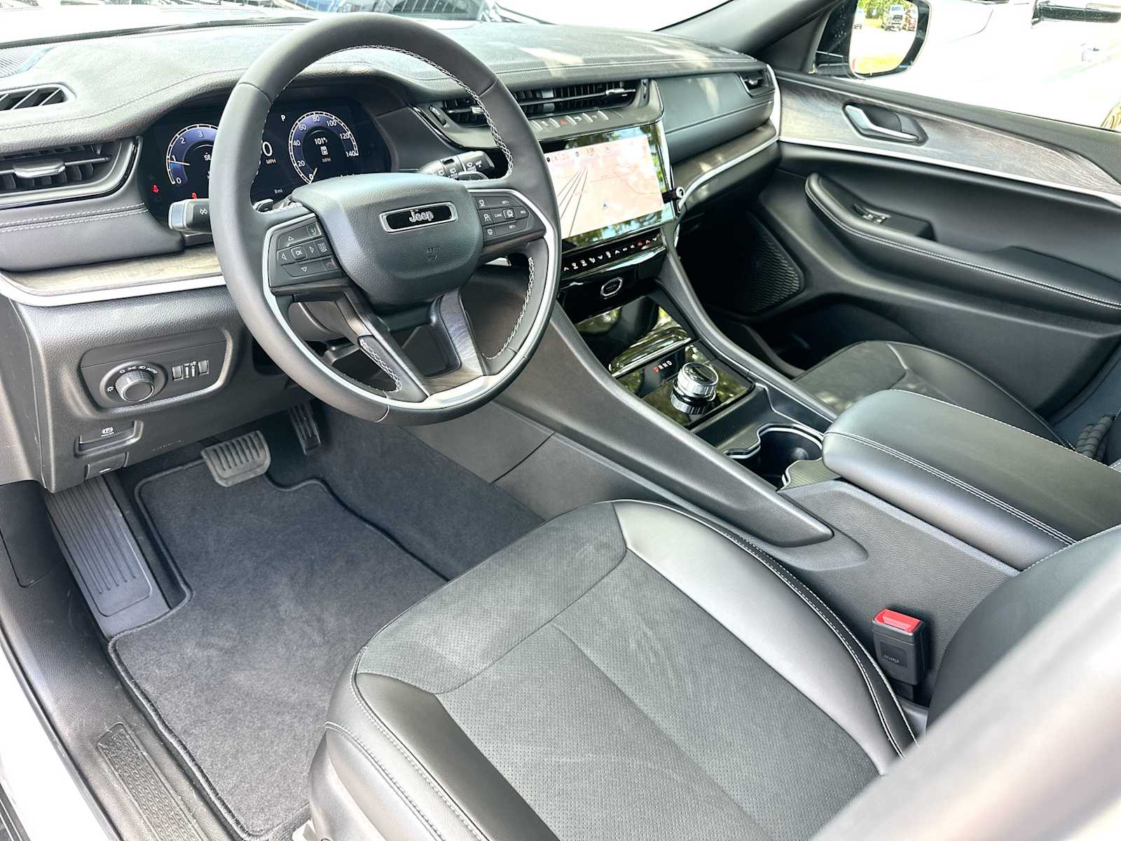 Thumbnail: 2026 Jeep Grand Cherokee - 18