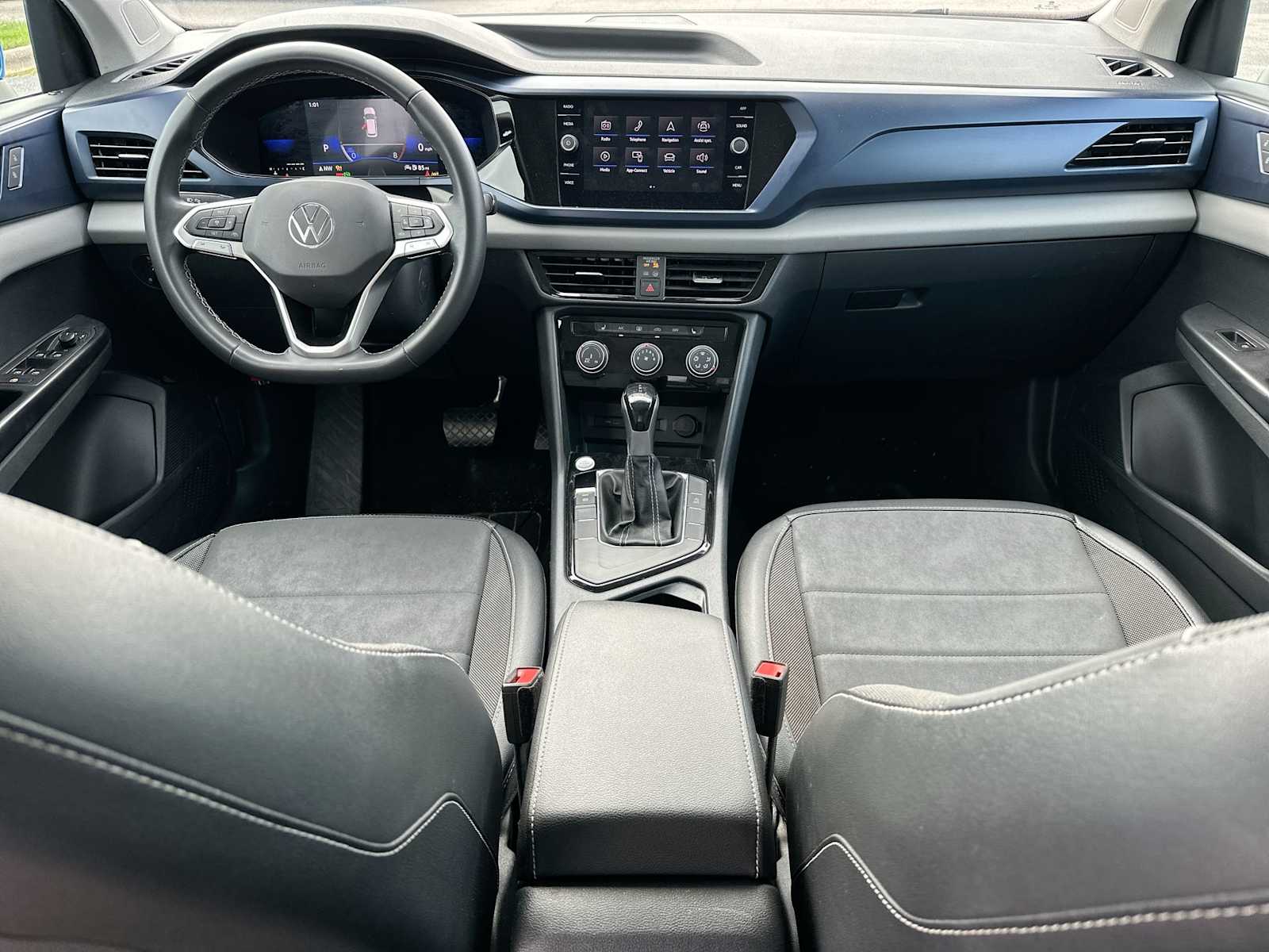 Thumbnail: 2023 Volkswagen Taos - 25