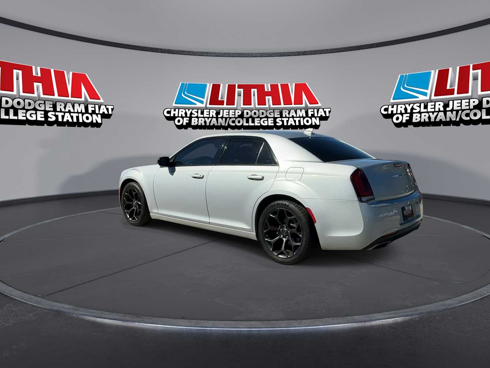 Thumbnail: 2020 Chrysler 300 - 6