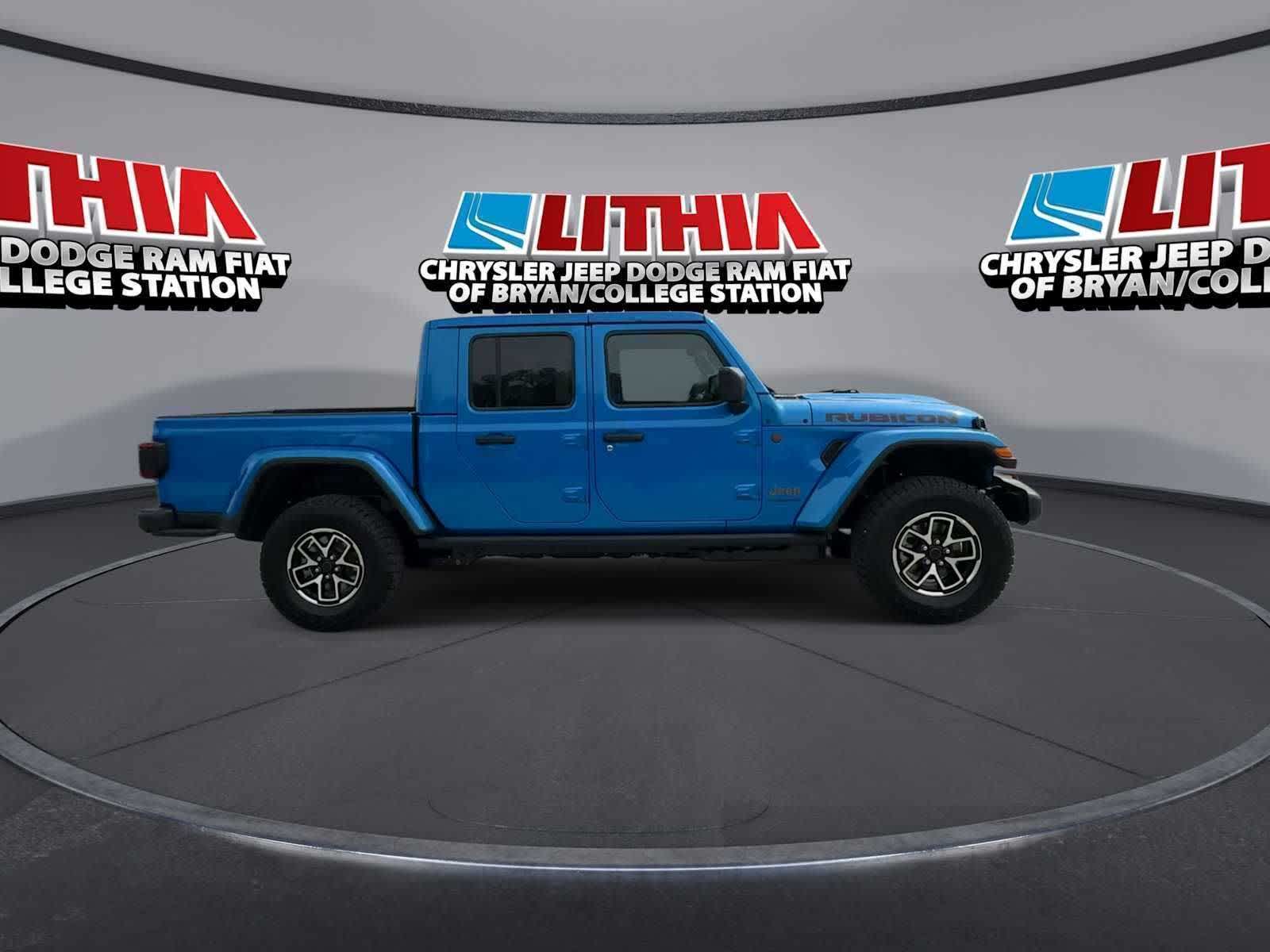 Thumbnail: 2026 Jeep Gladiator - 9