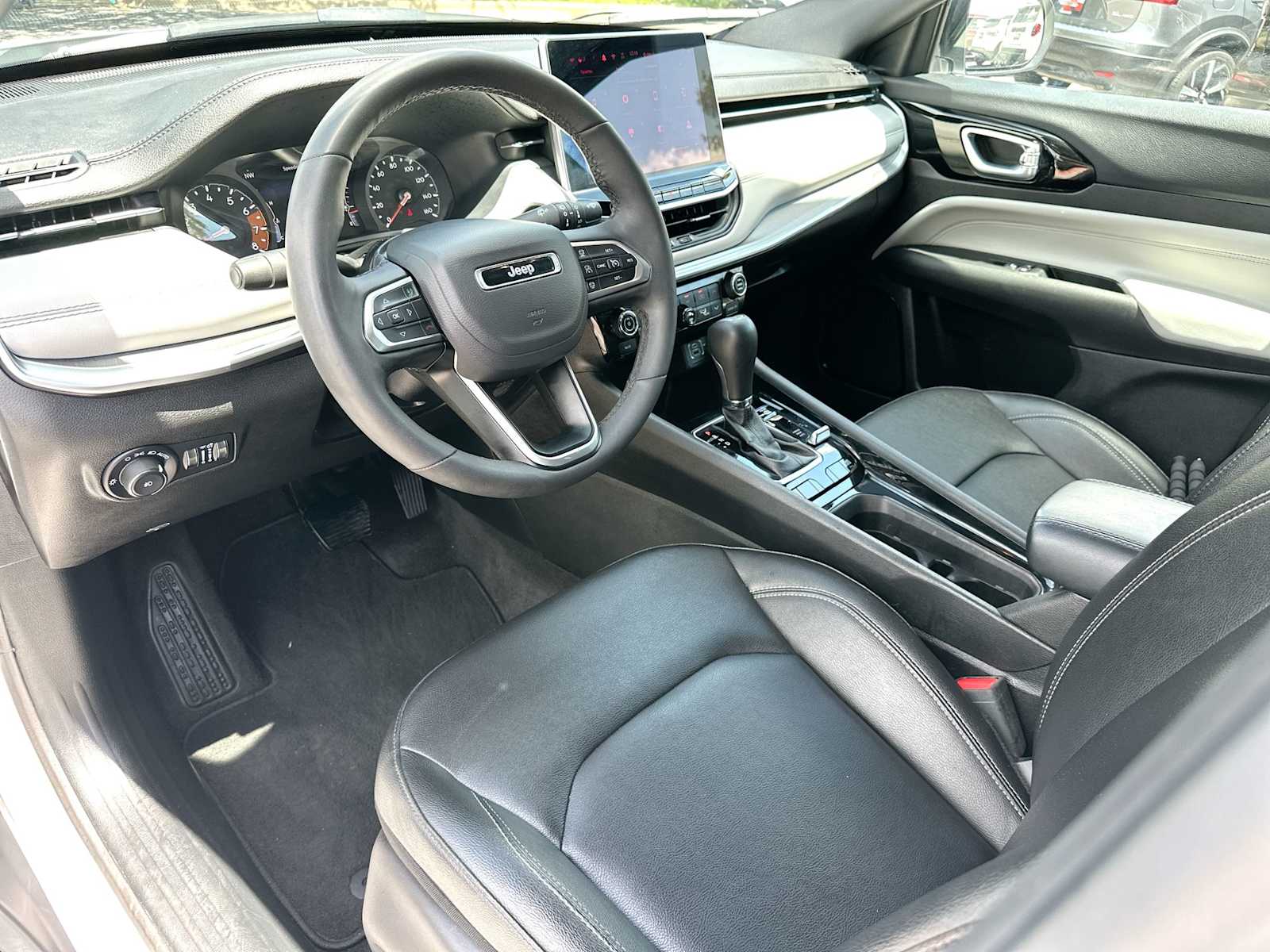 Thumbnail: 2025 Jeep Compass - 17