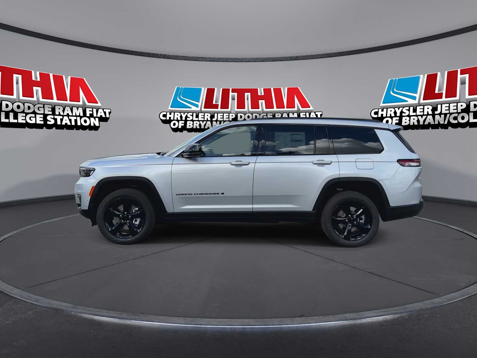 Thumbnail: 2025 Jeep Grand Cherokee - 5