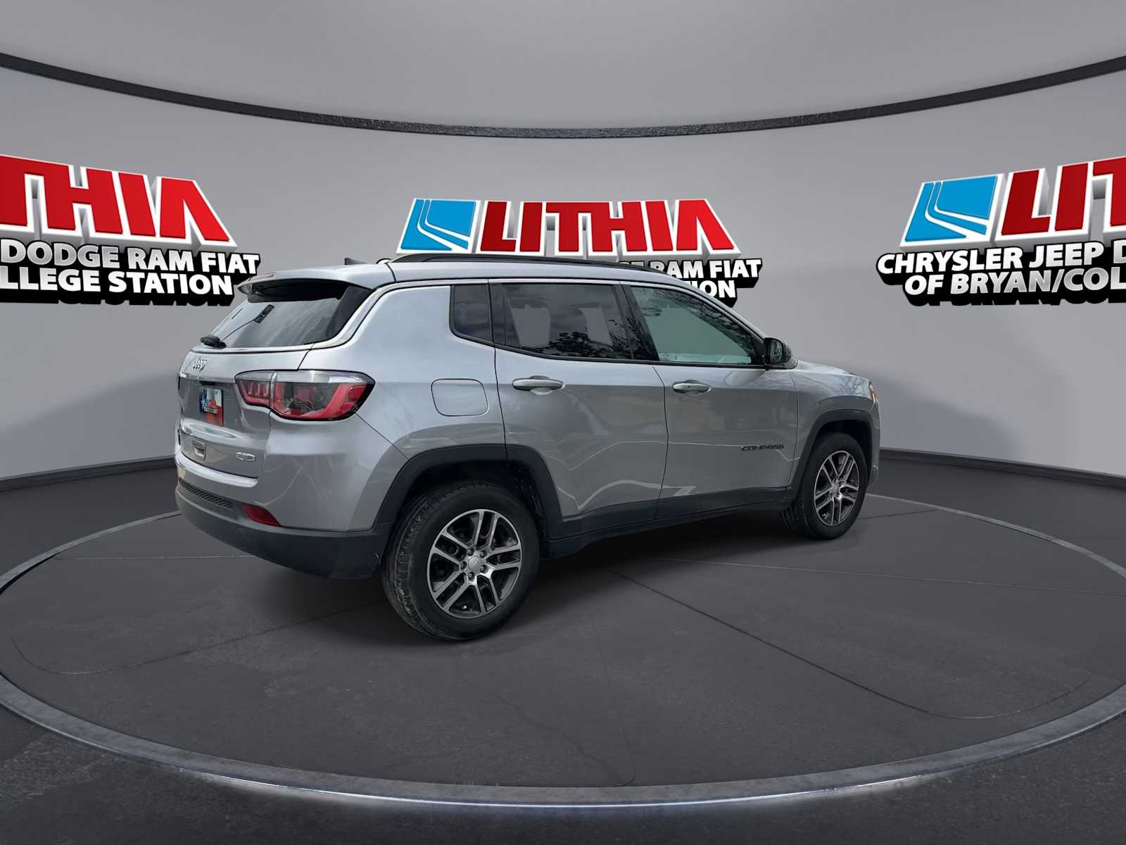Thumbnail: 2018 Jeep Compass - 8