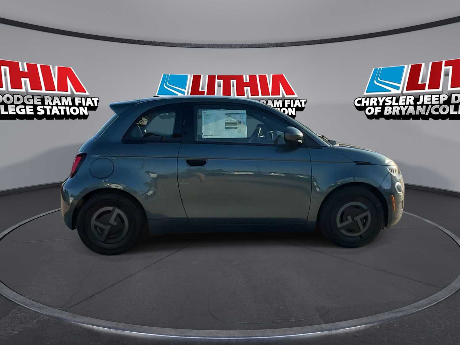 Thumbnail: 2025 Fiat 500e - 9