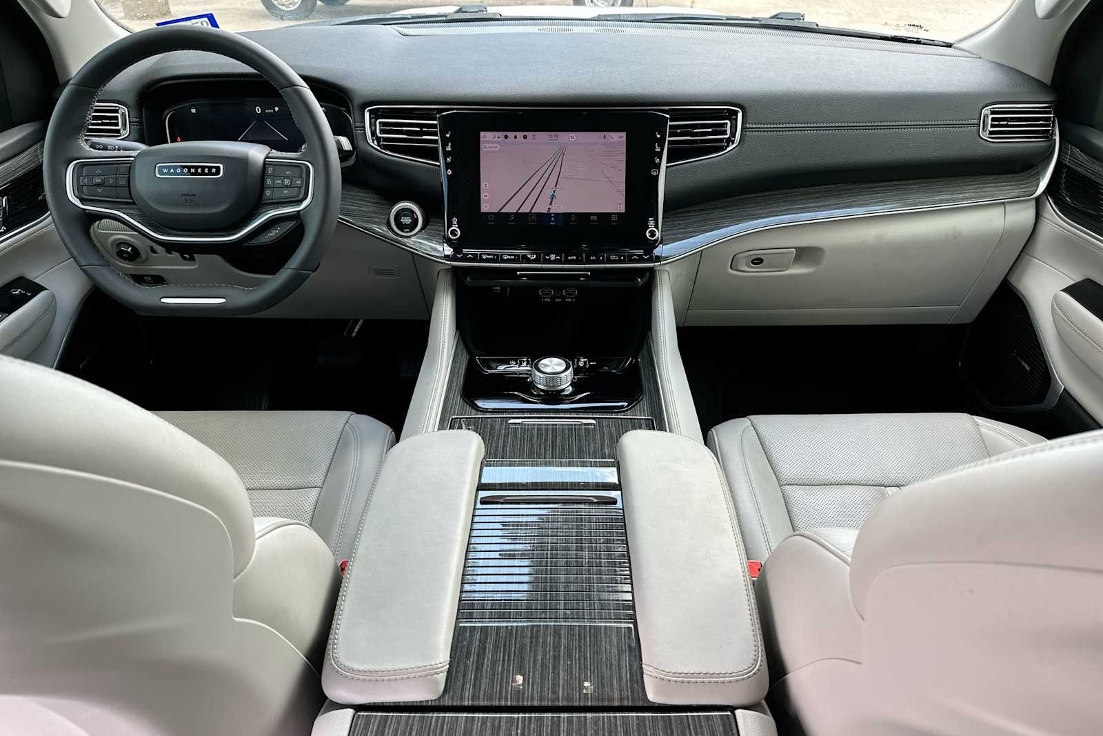 Thumbnail: 2022 Jeep Wagoneer - 25