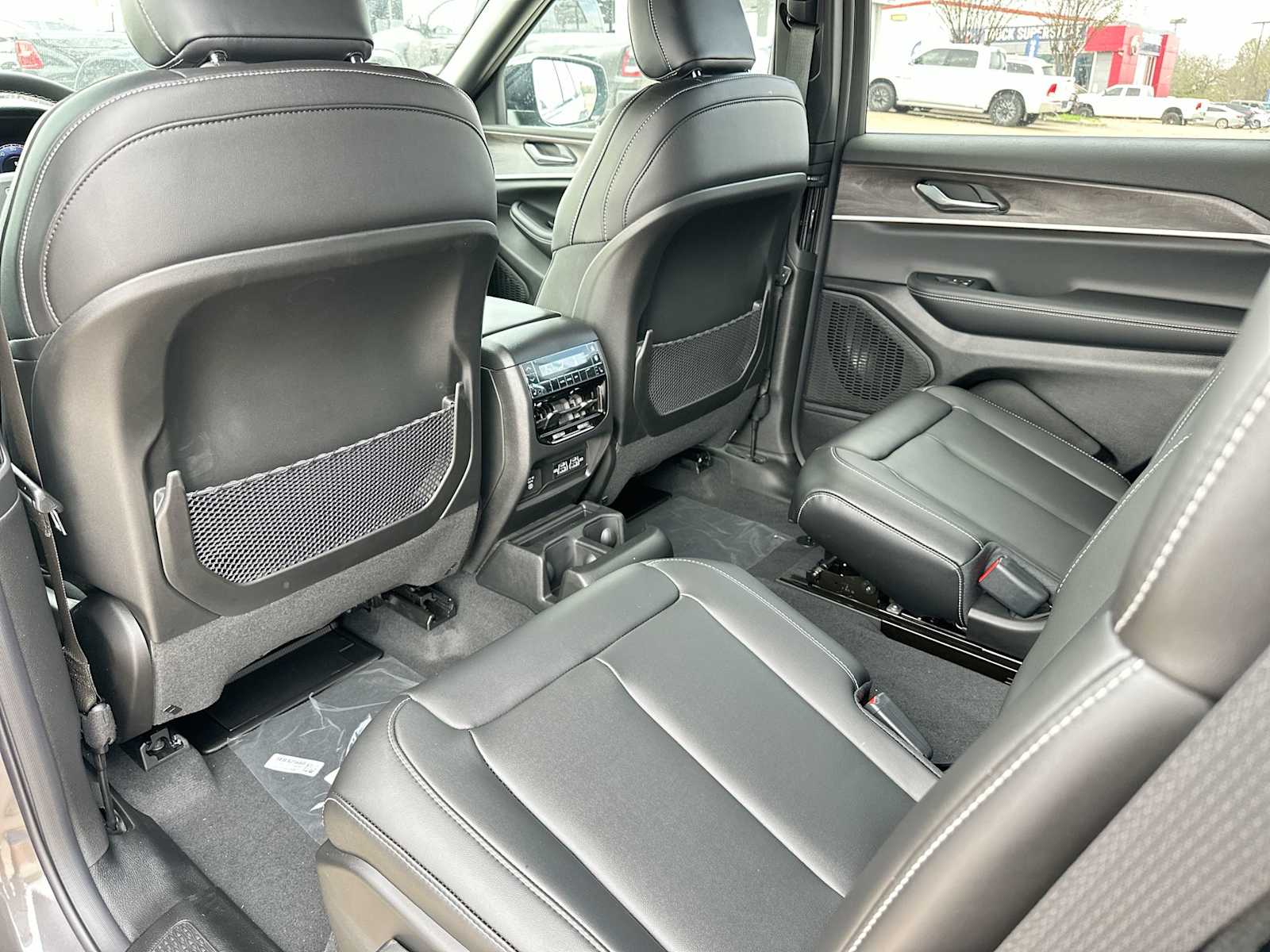 Thumbnail: 2025 Jeep Grand Cherokee - 24