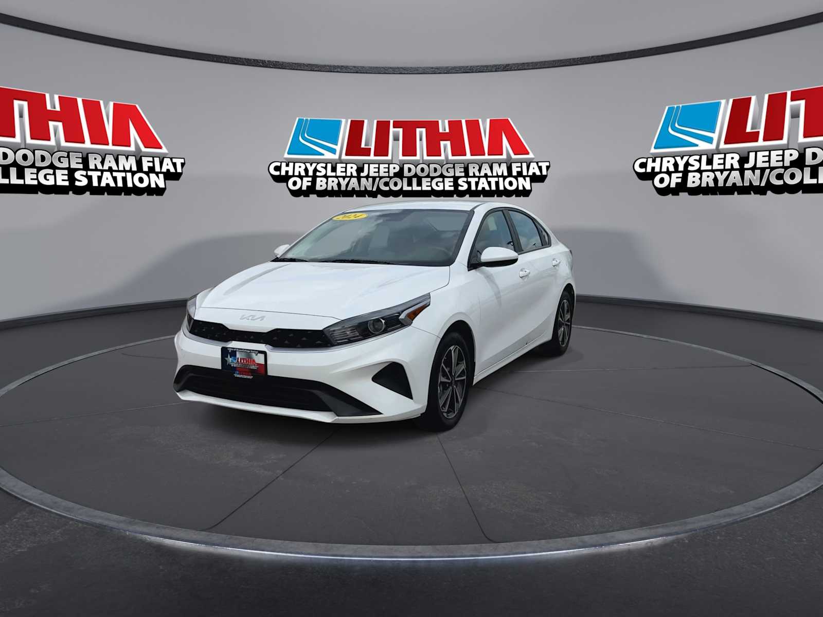 Thumbnail: 2024 Kia Forte - 3