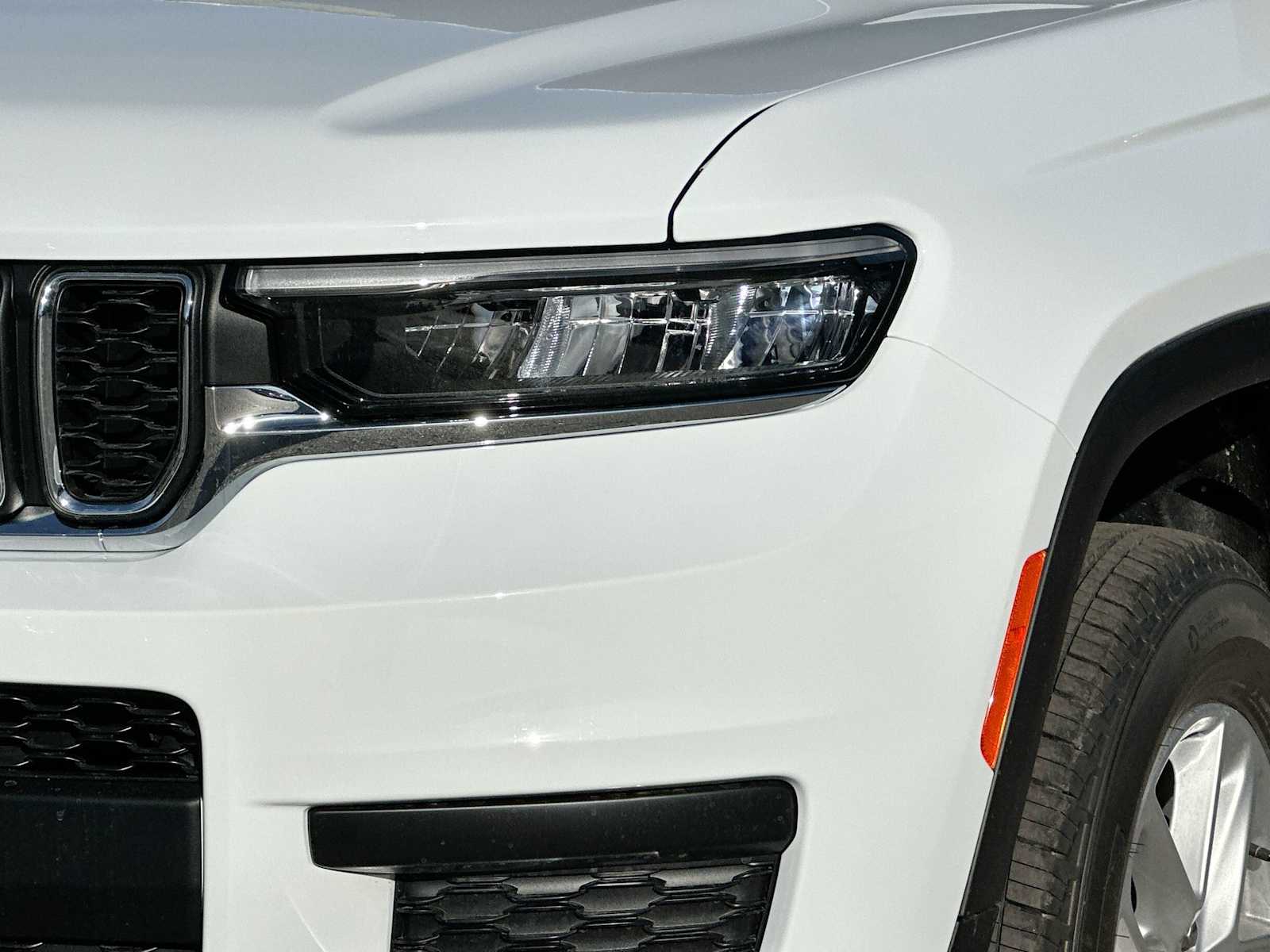 Thumbnail: 2025 Jeep Grand Cherokee - 16