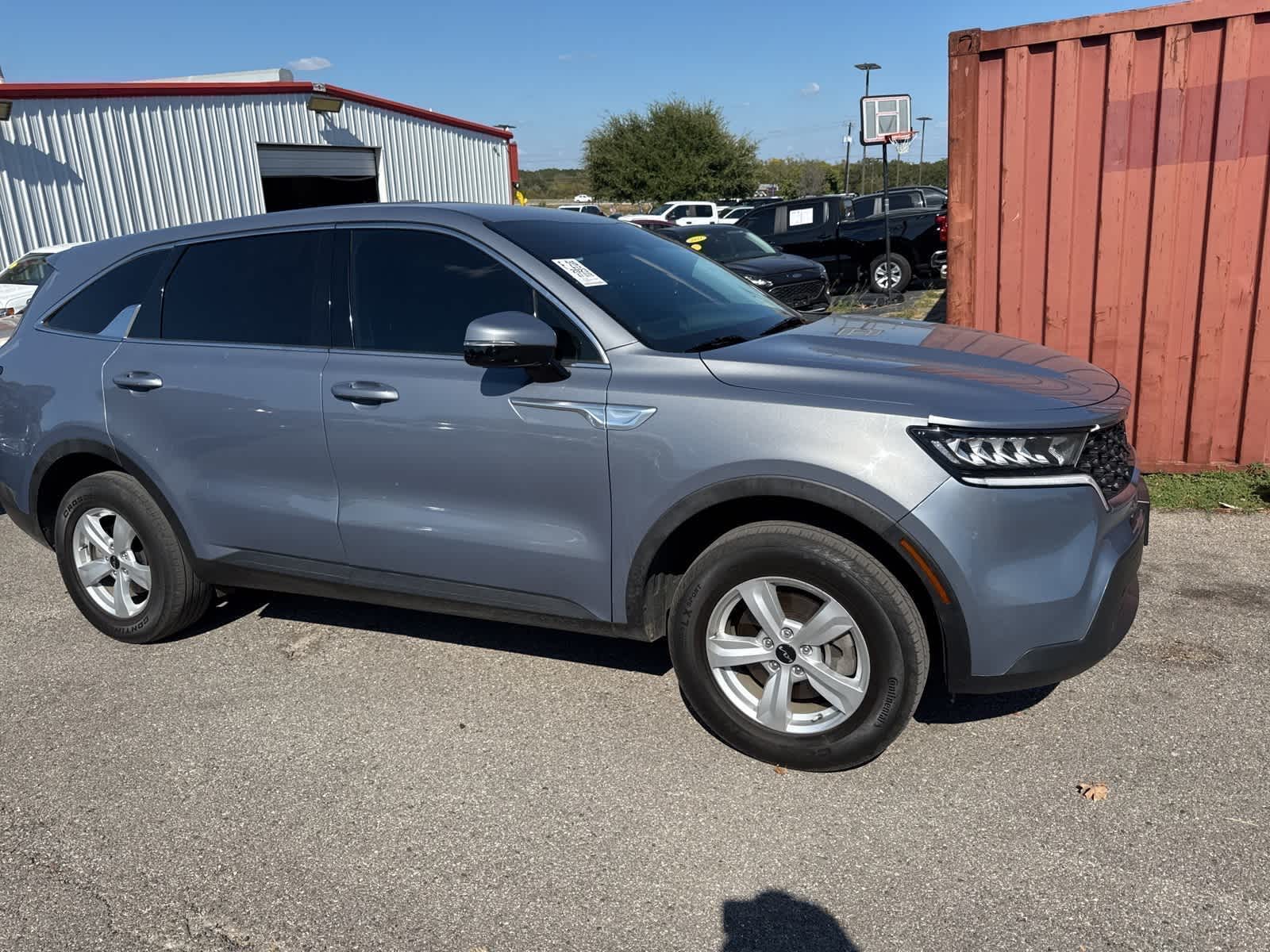 Thumbnail: 2023 Kia Sorento - 2