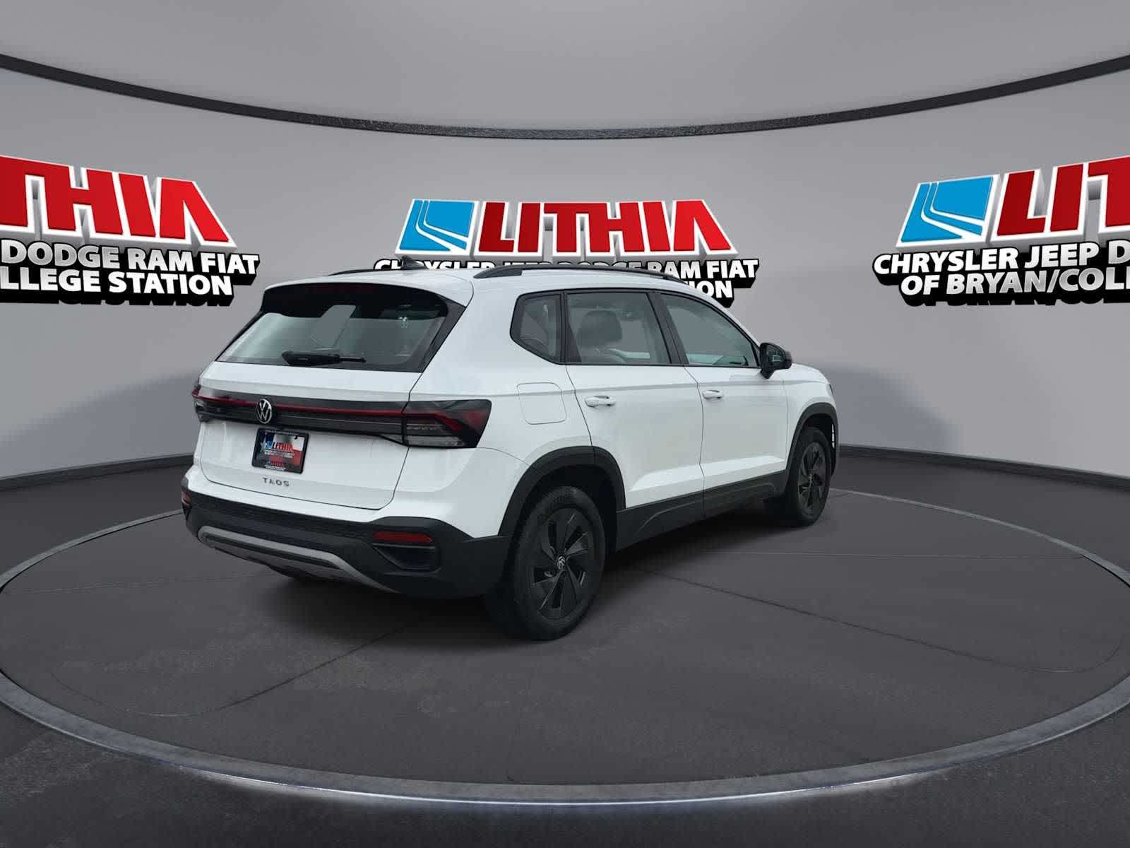 Thumbnail: 2025 Volkswagen Taos - 7