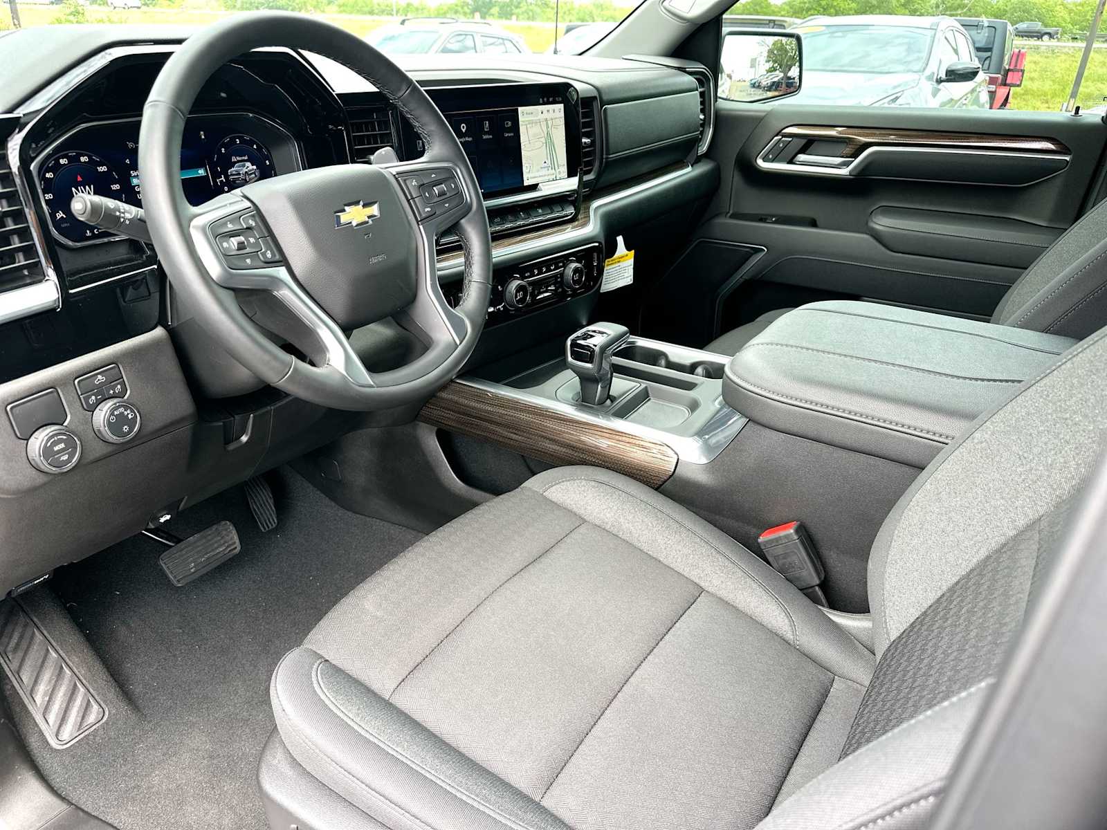 Thumbnail: 2026 Chevrolet Silverado 1500 - 18