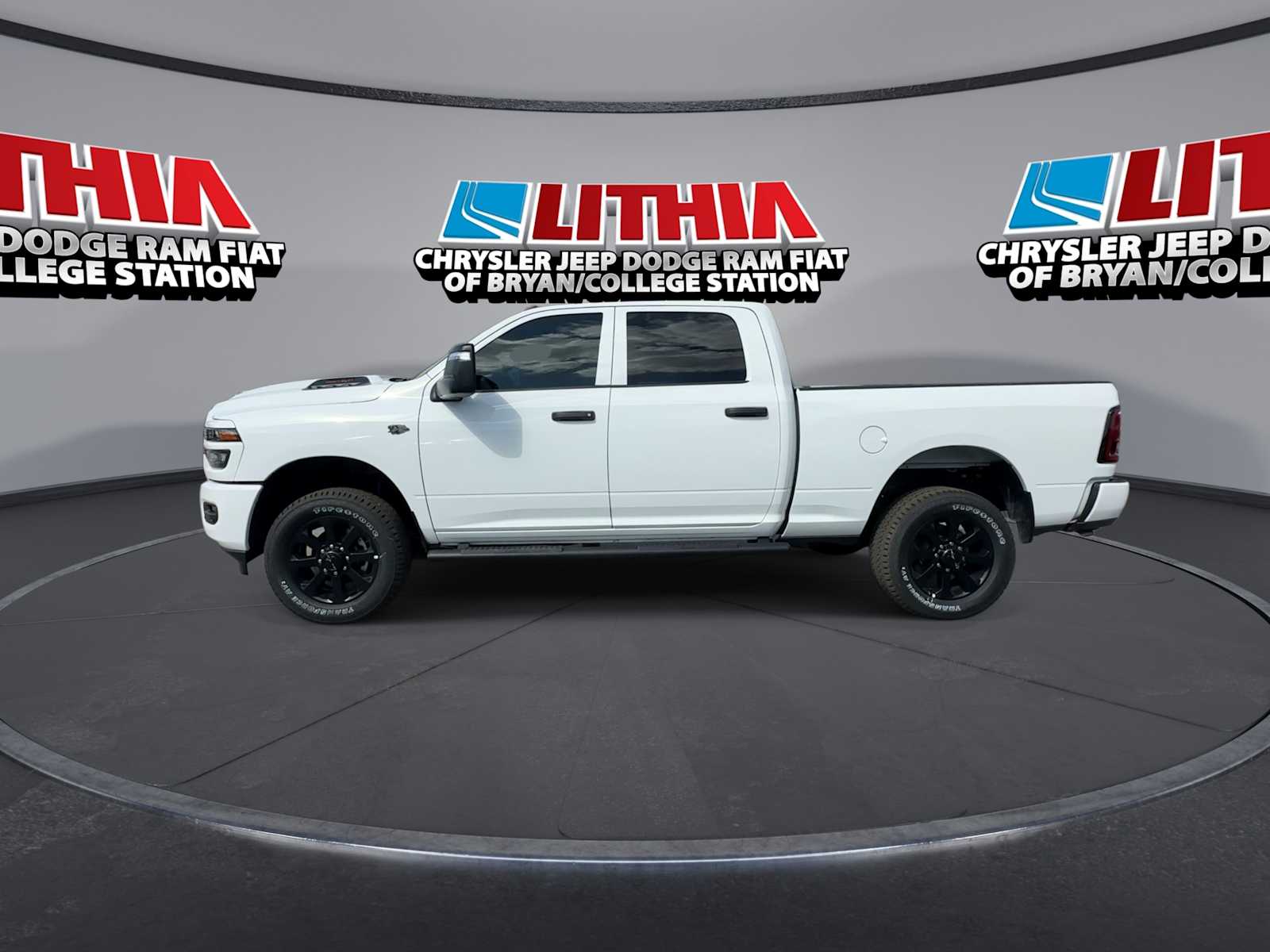 New 2027 Ram 2500 TRADESMAN CREW CAB 4X4 Pickup