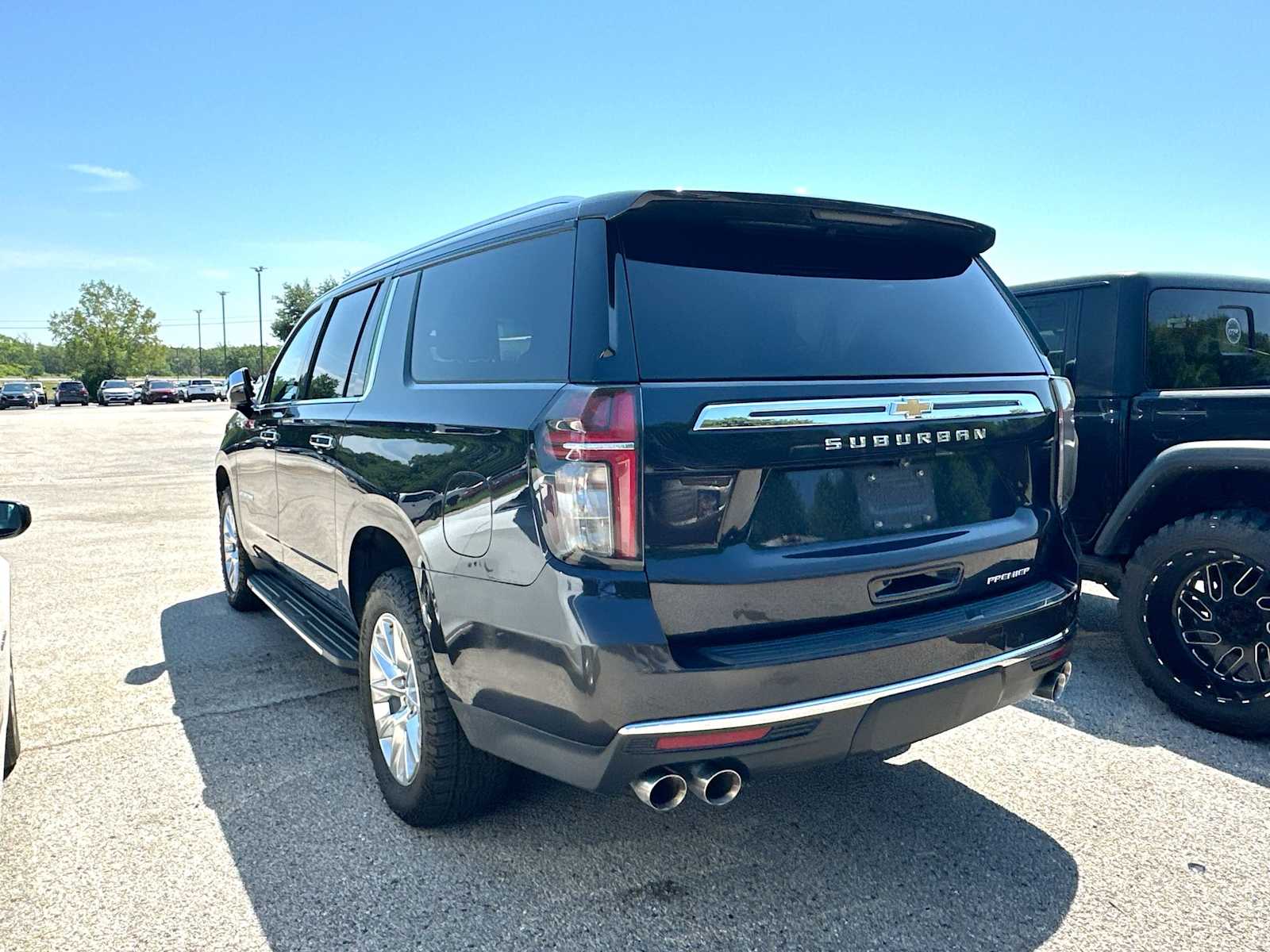 Thumbnail: 2022 Chevrolet Suburban - 3