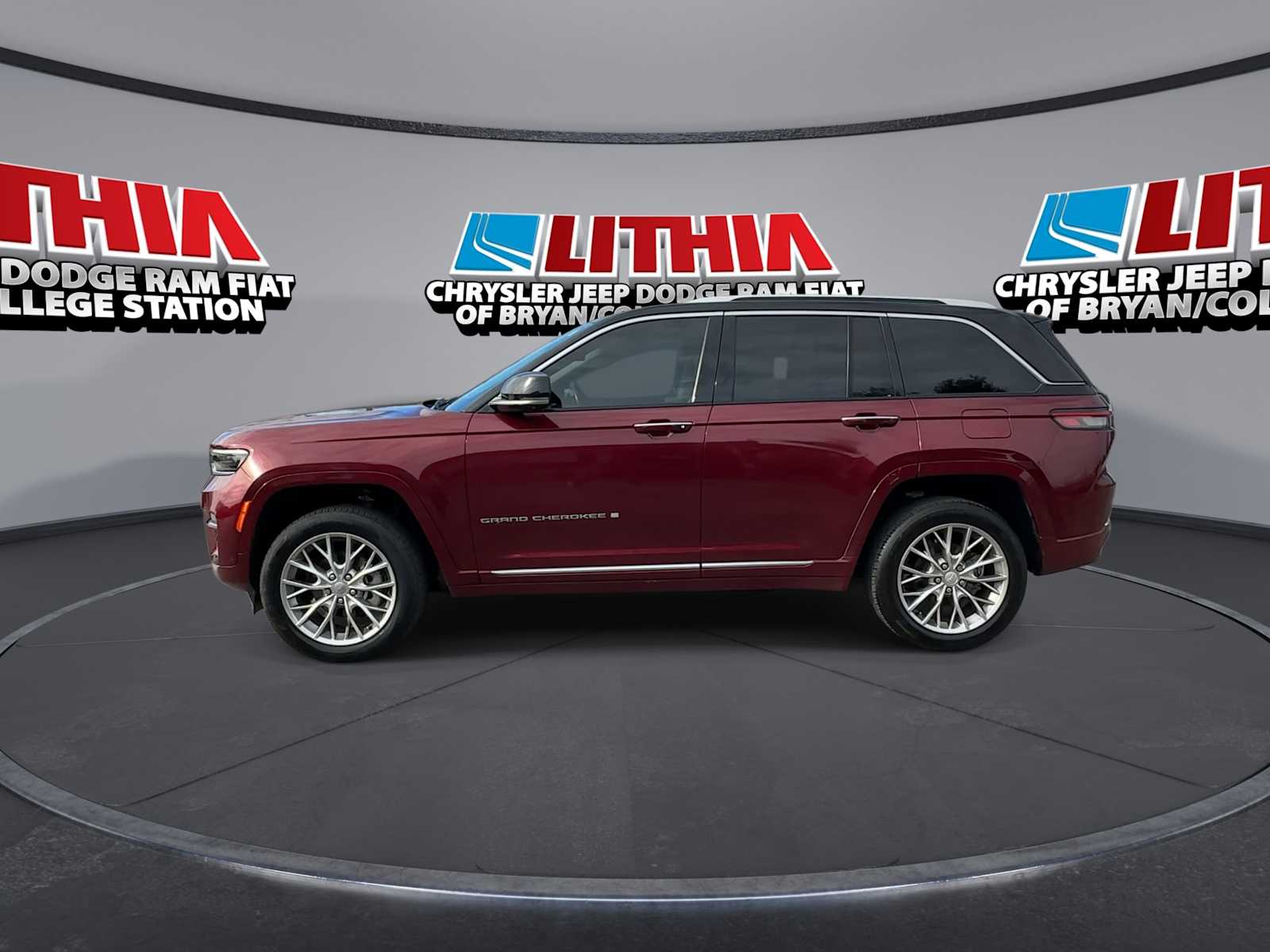 Thumbnail: 2022 Jeep Grand Cherokee - 5