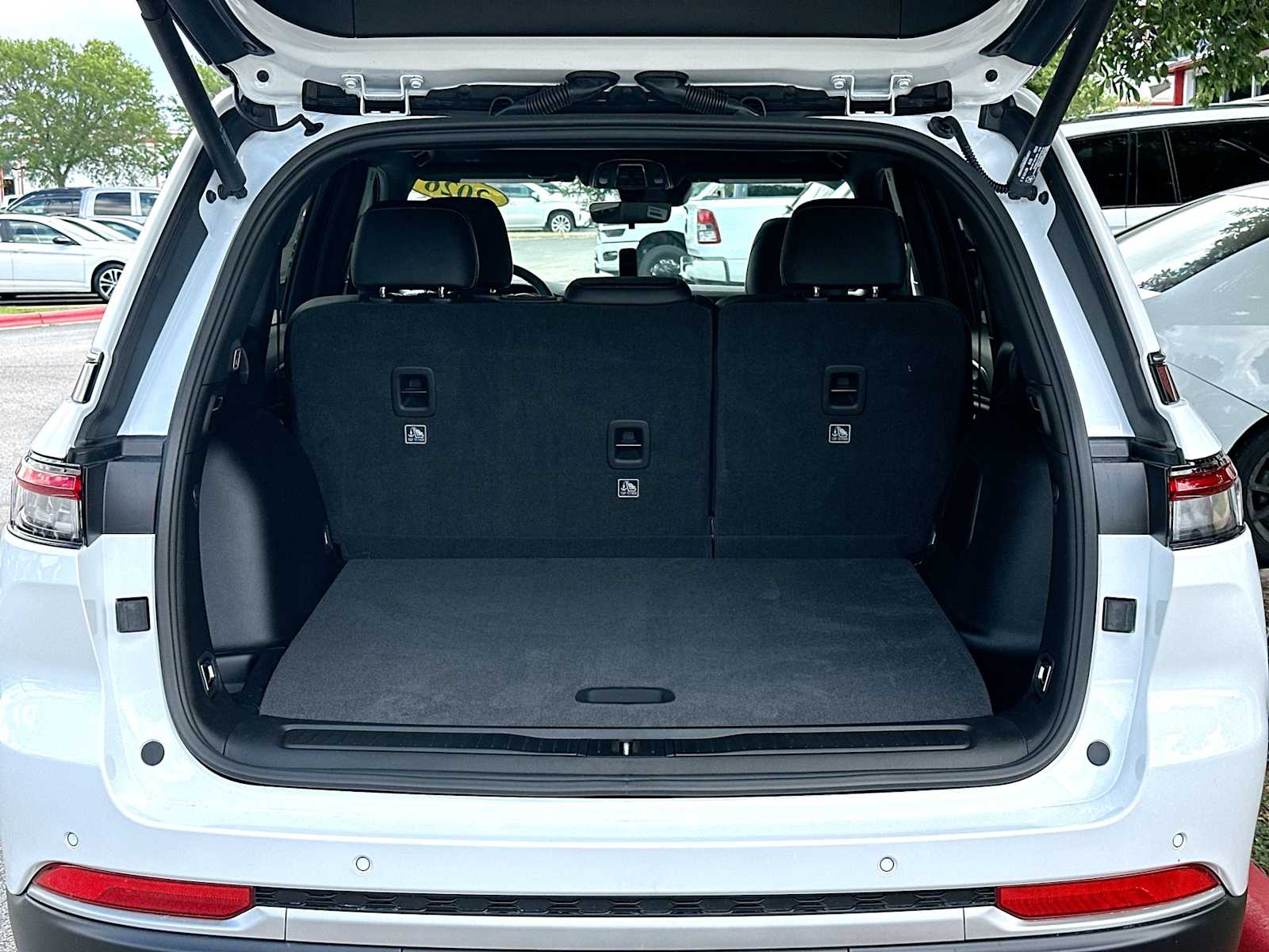 Thumbnail: 2026 Jeep Grand Cherokee - 28