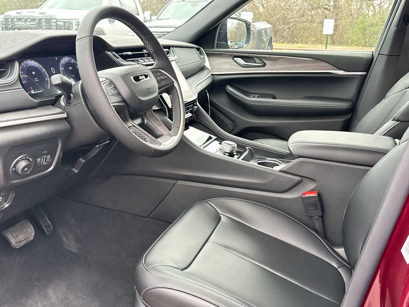 Thumbnail: 2025 Jeep Grand Cherokee - 19