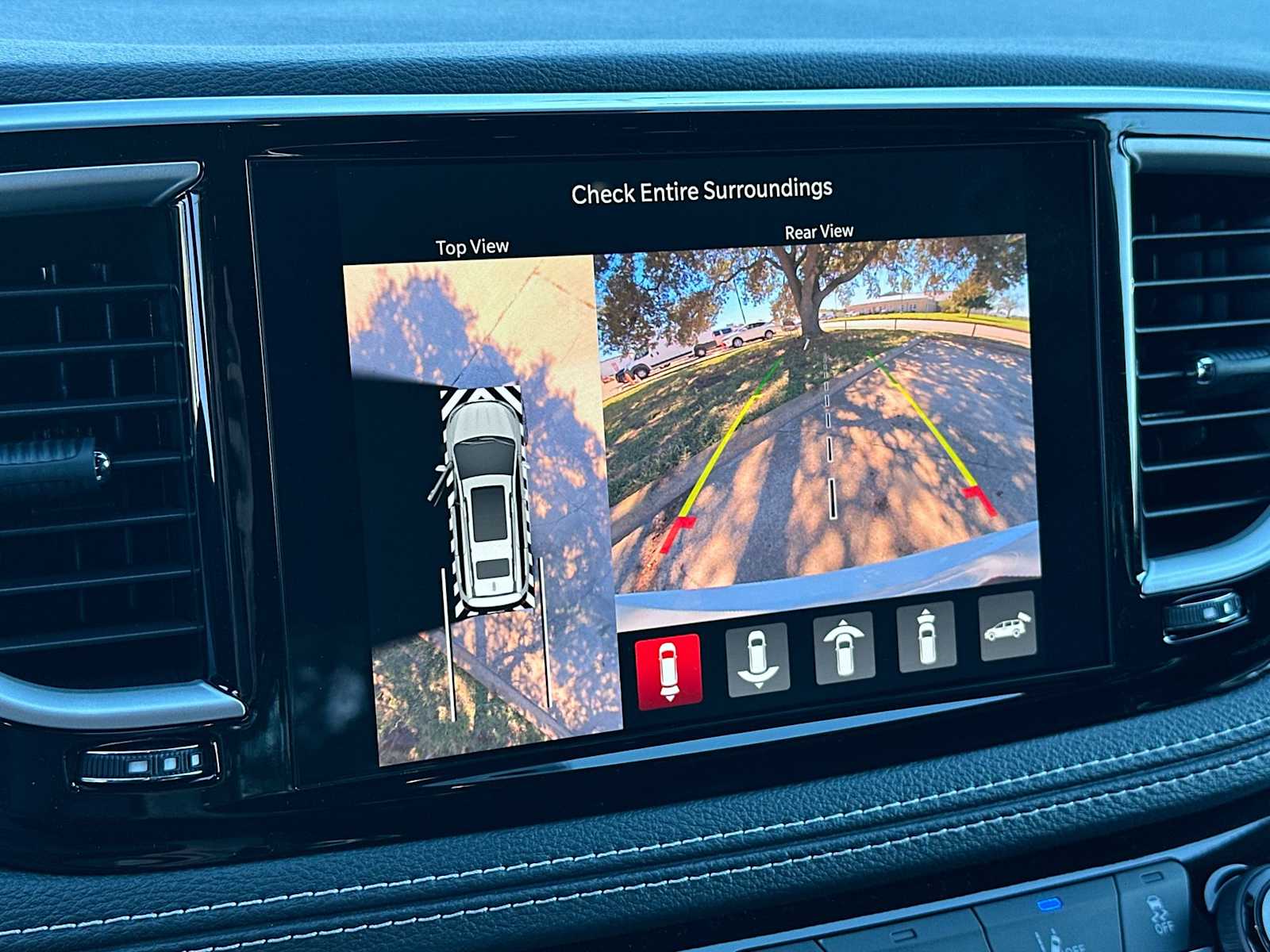 Thumbnail: 2026 Chrysler Pacifica - 20