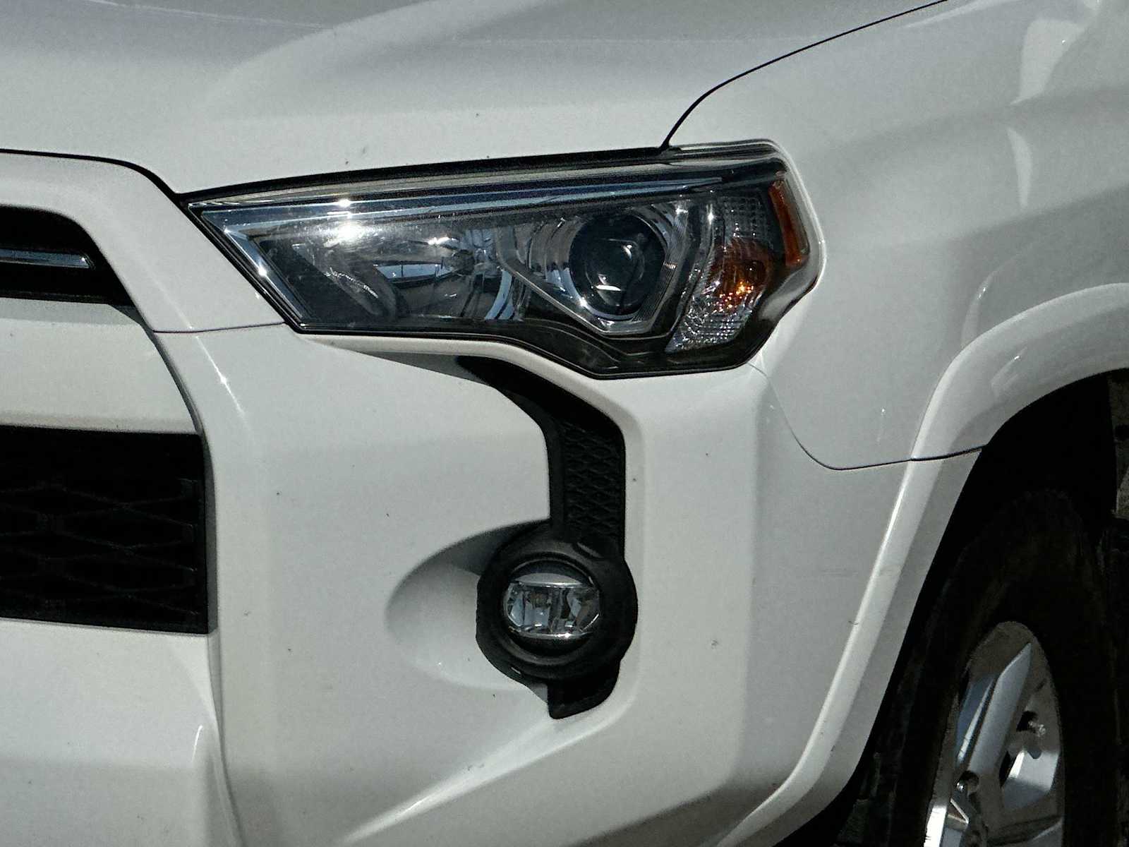 Thumbnail: 2022 Toyota 4Runner - 16