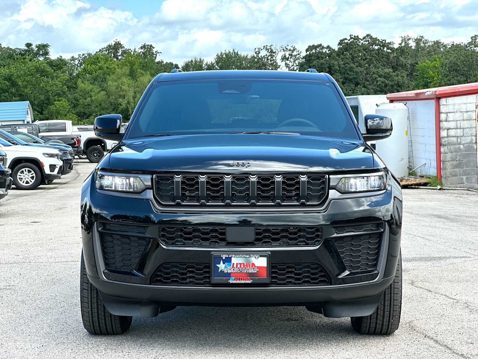 Thumbnail: 2026 Jeep Grand Cherokee - 10