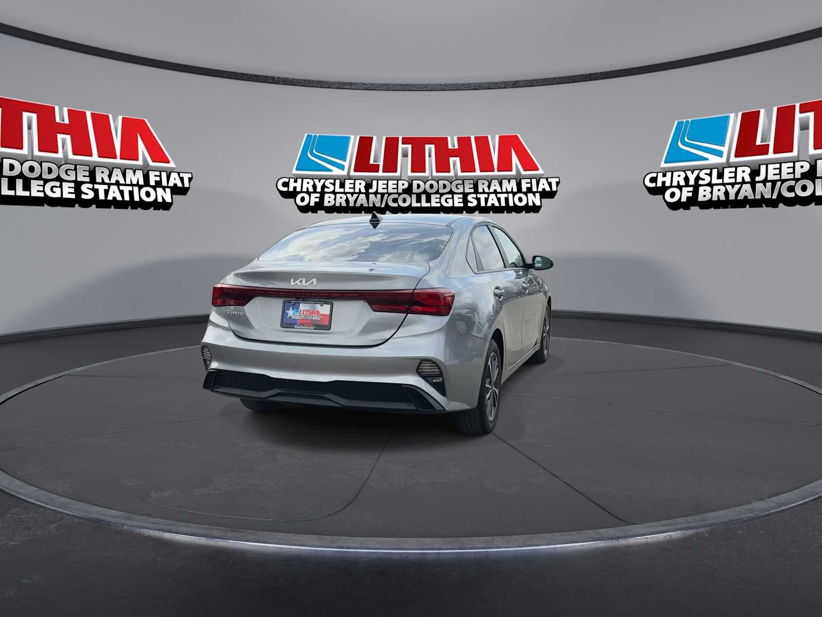 Thumbnail: 2024 Kia Forte - 7