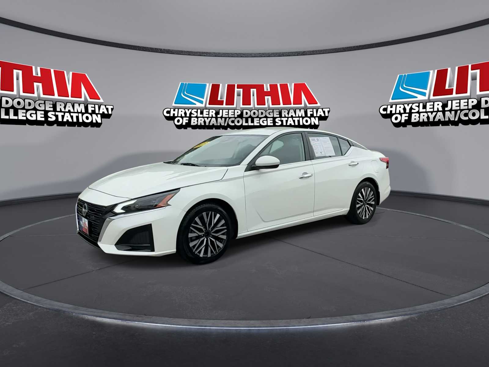 Thumbnail: 2023 Nissan Altima - 4