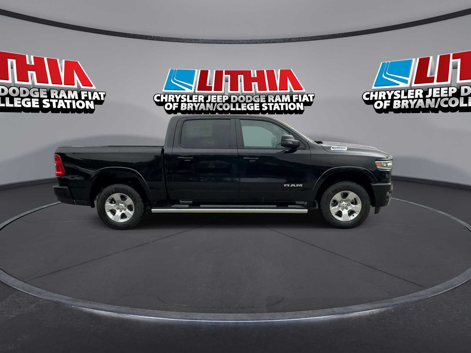 Thumbnail: 2026 RAM 1500 - 9
