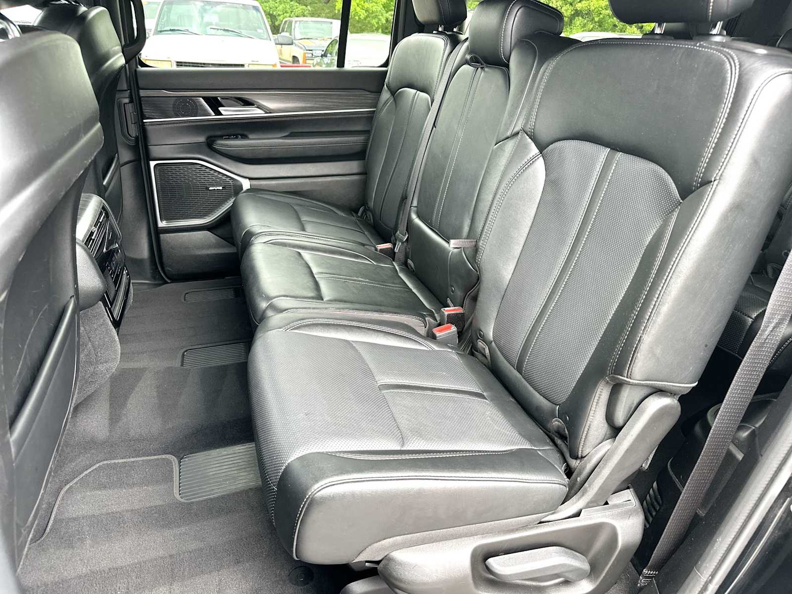 Thumbnail: 2024 Jeep Wagoneer - 23