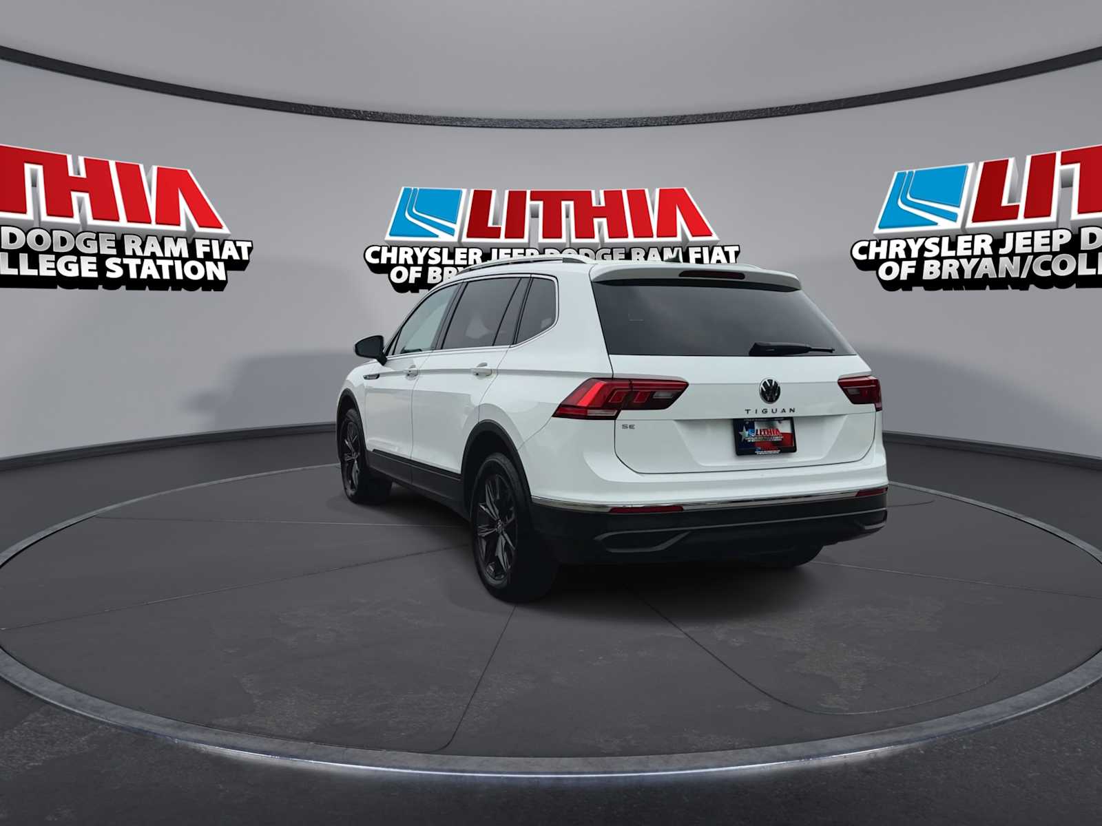 Thumbnail: 2024 Volkswagen Tiguan - 6