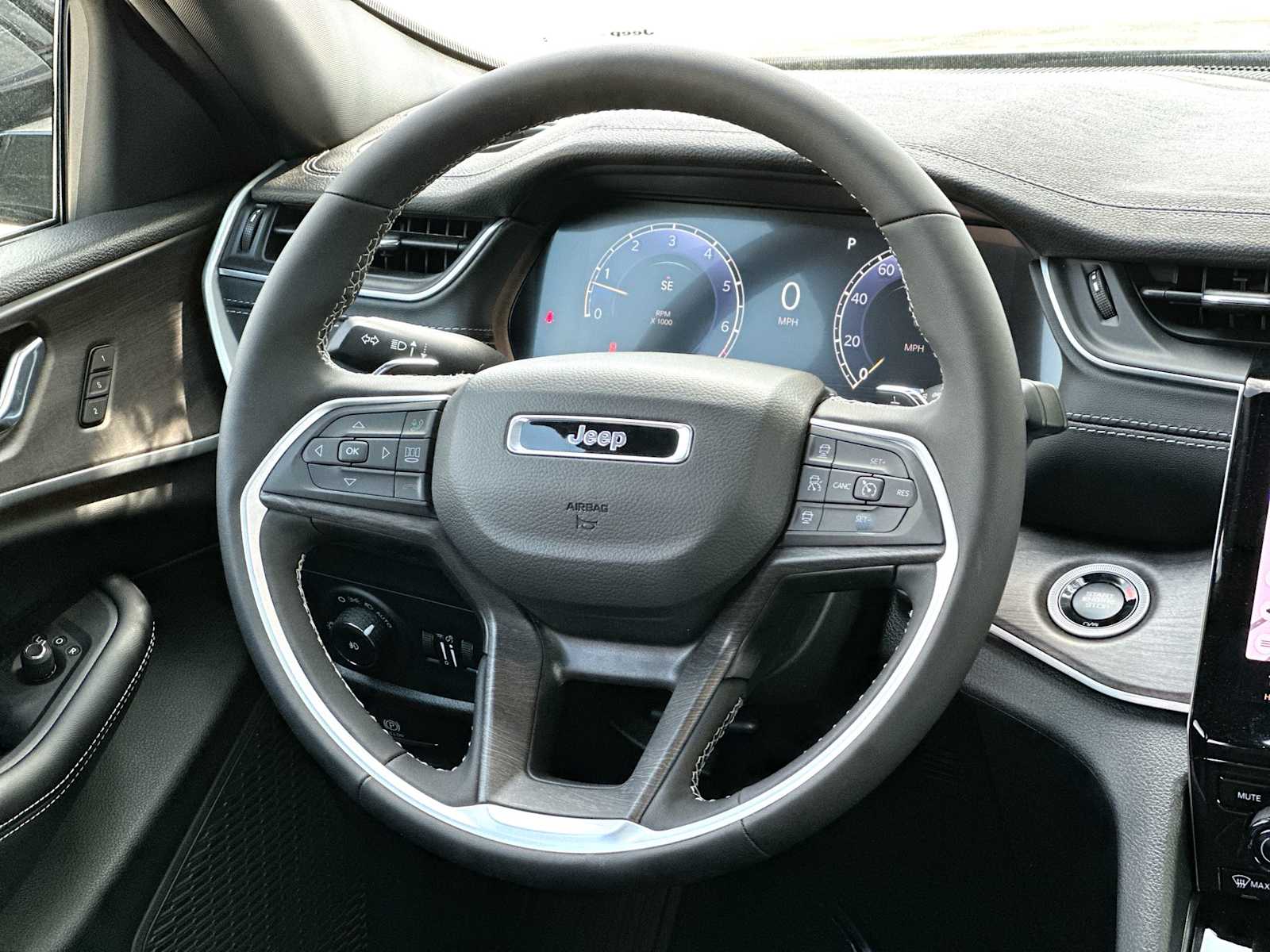 Thumbnail: 2025 Jeep Grand Cherokee - 27