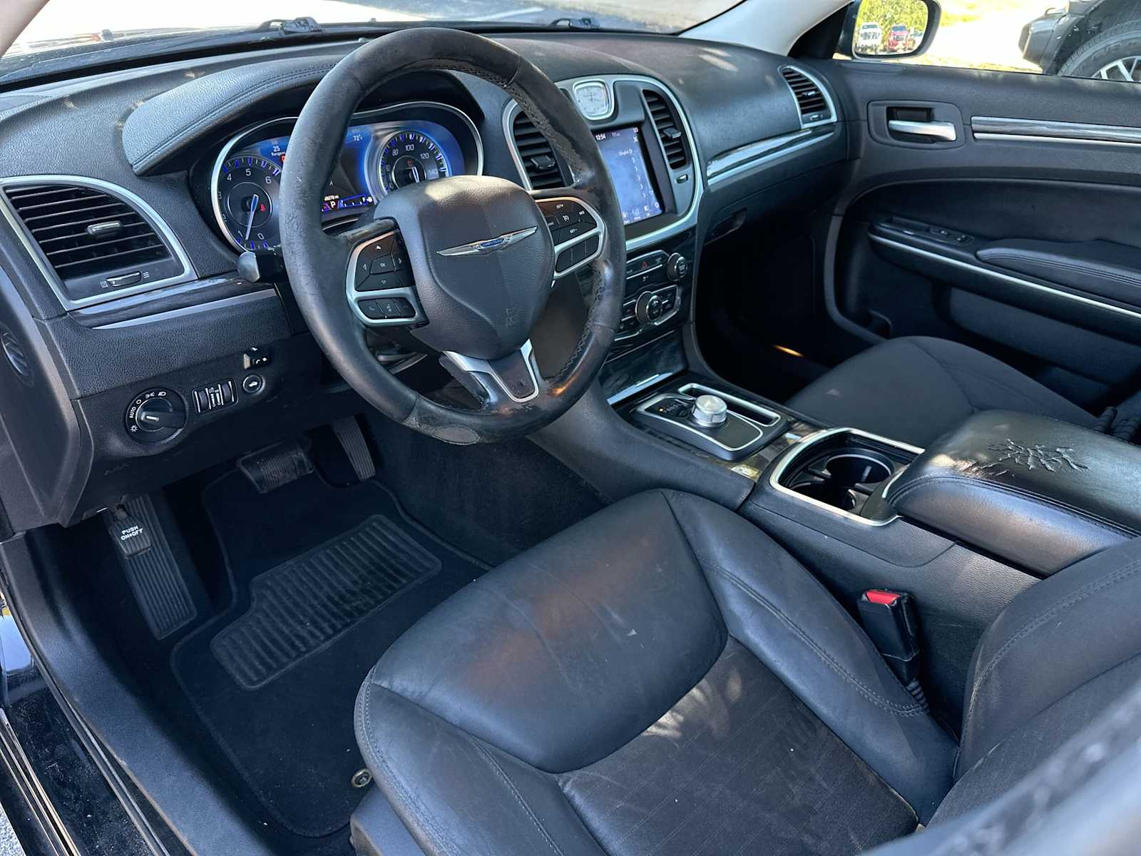 Thumbnail: 2019 Chrysler 300 - 18