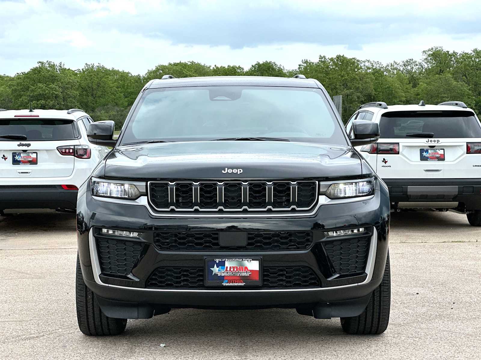 Thumbnail: 2026 Jeep Grand Cherokee - 10